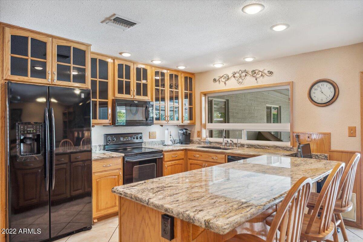 5239 W GARDEN Drive
