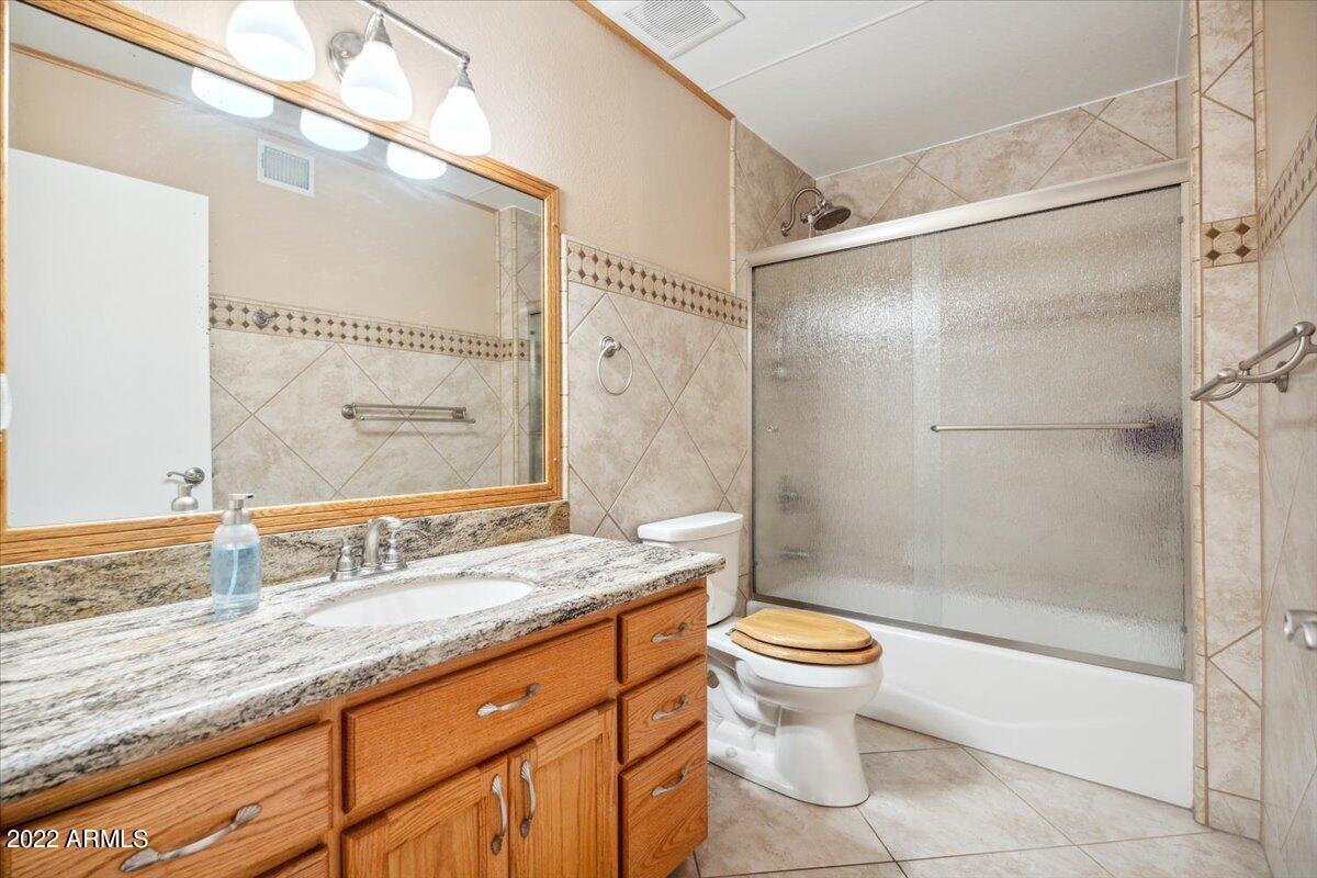 5239 W GARDEN Drive