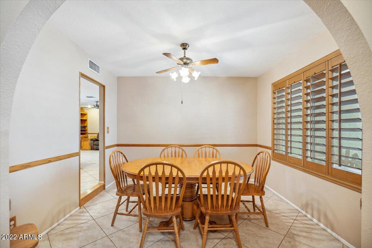 5239 W GARDEN Drive