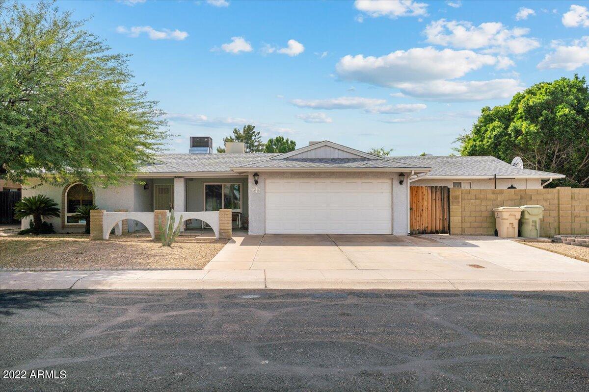 5239 W GARDEN Drive