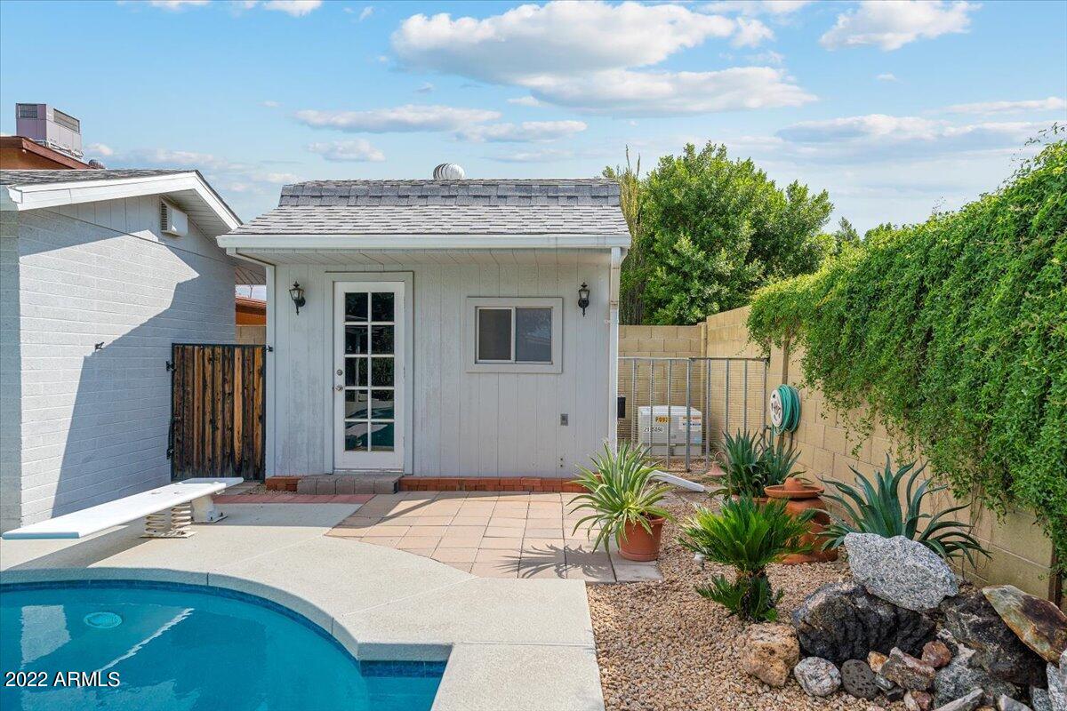 5239 W GARDEN Drive