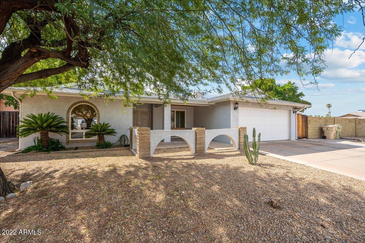 5239 W GARDEN Drive
