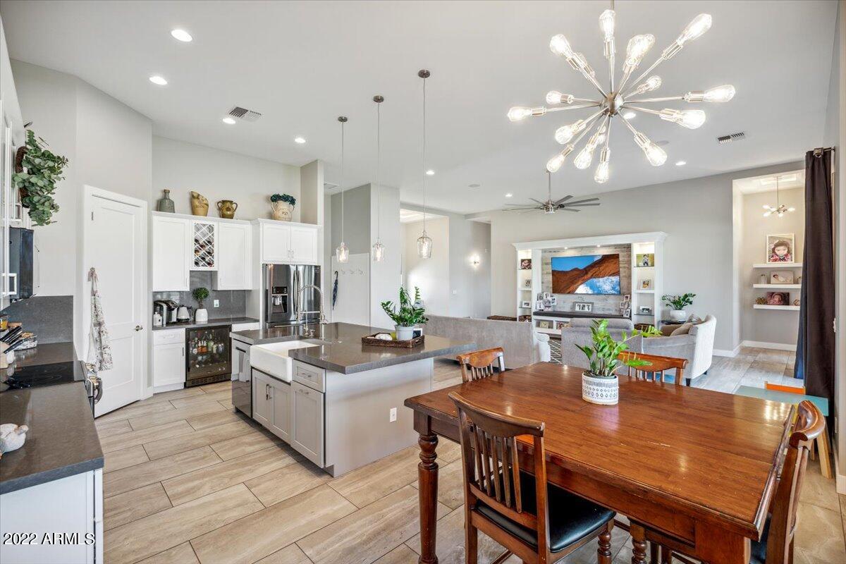 806 W TAMAR Road