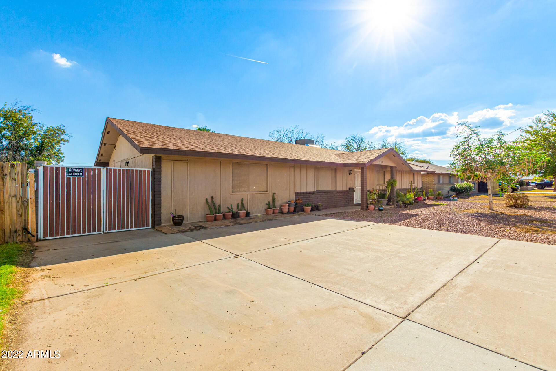 461 E 10TH Drive