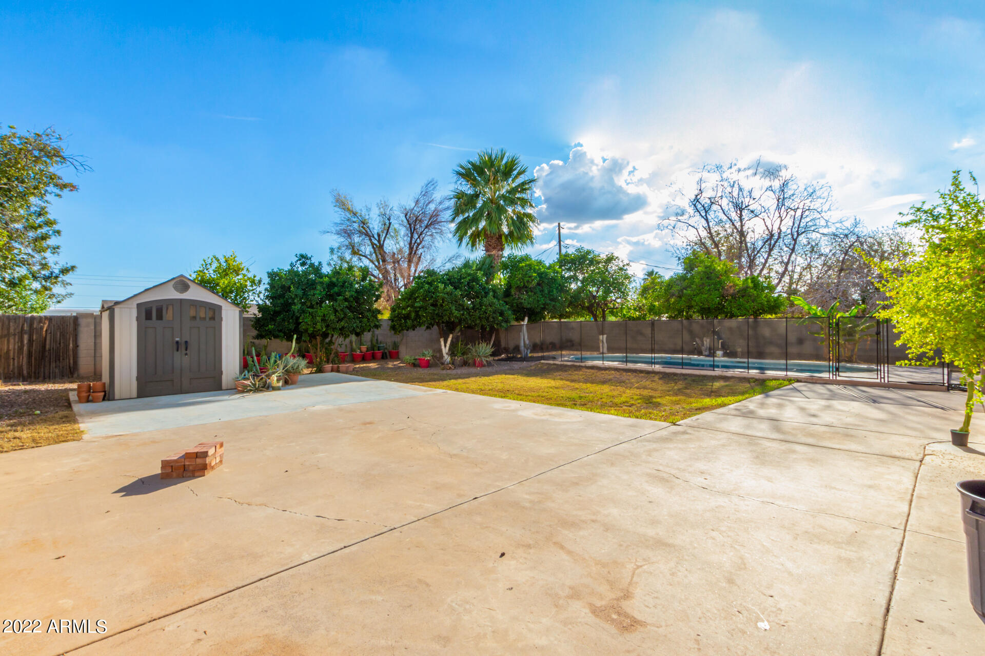 461 E 10TH Drive