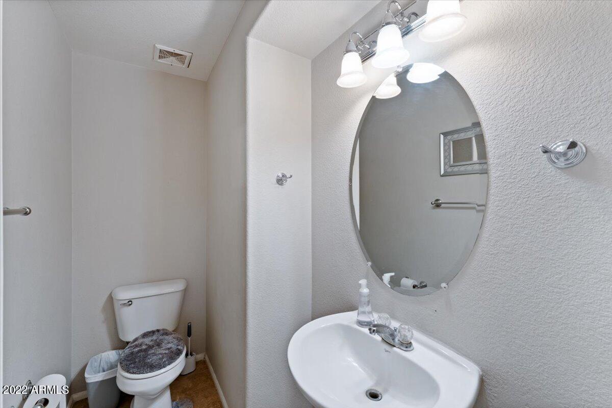 41953 W SUNLAND Drive