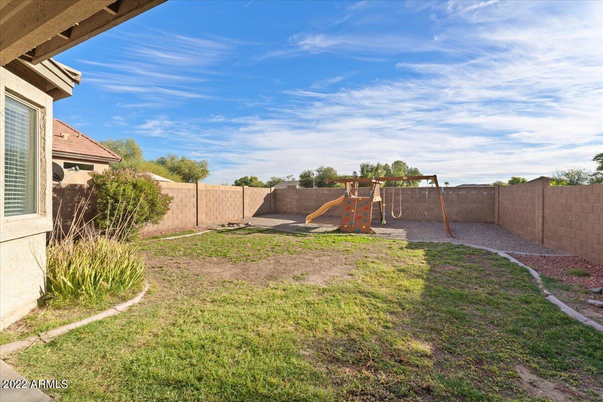 41953 W SUNLAND Drive