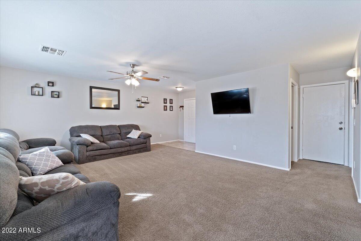 41953 W SUNLAND Drive