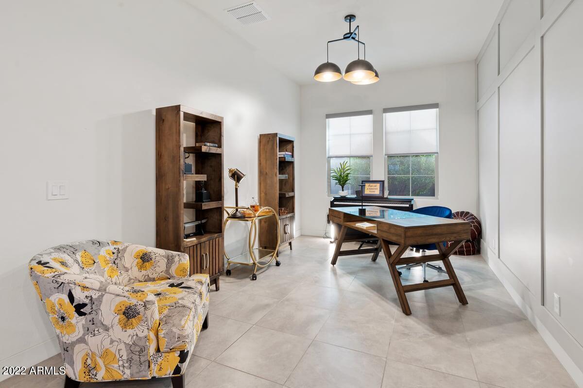 4634 E CASITAS DEL RIO Drive