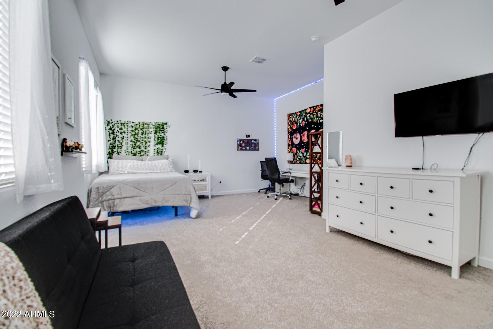 21526 E VIA DE ARBOLES --