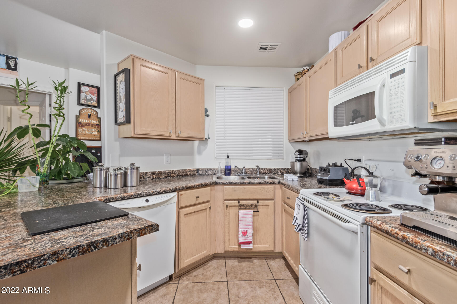 10401 N 52ND Street Unit: 211