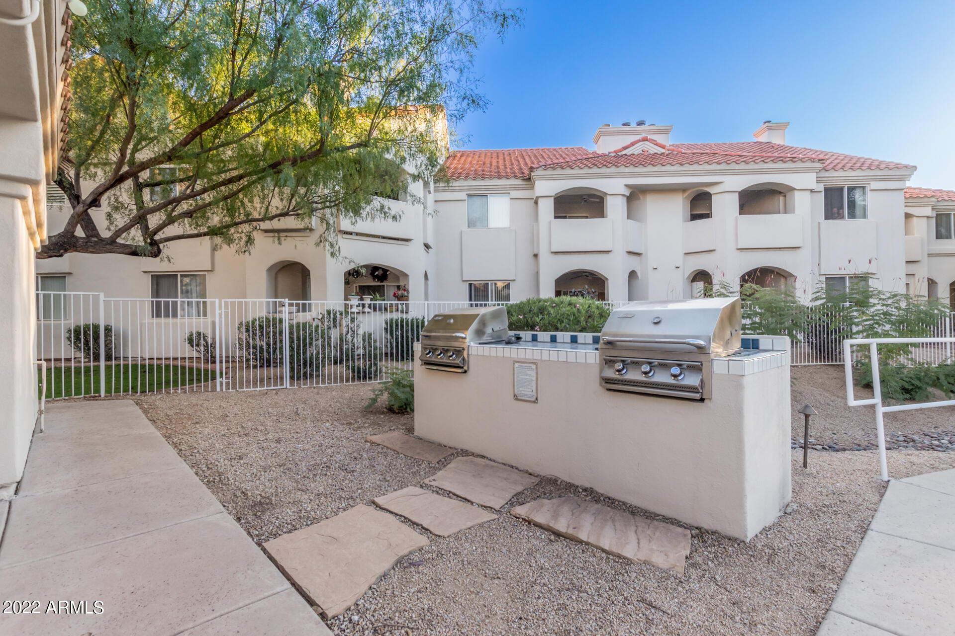 10401 N 52ND Street Unit: 211