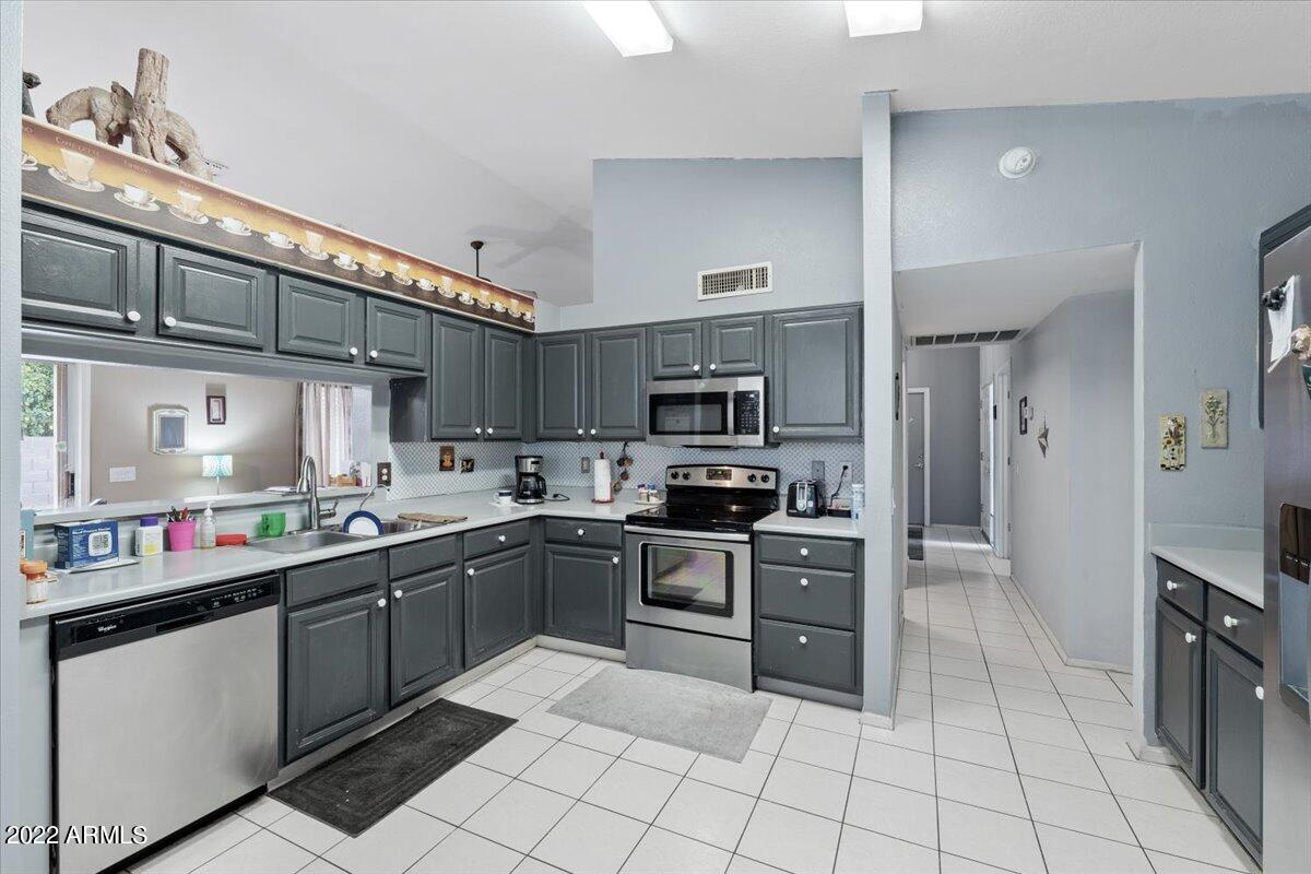 1541 E Colonial Drive
