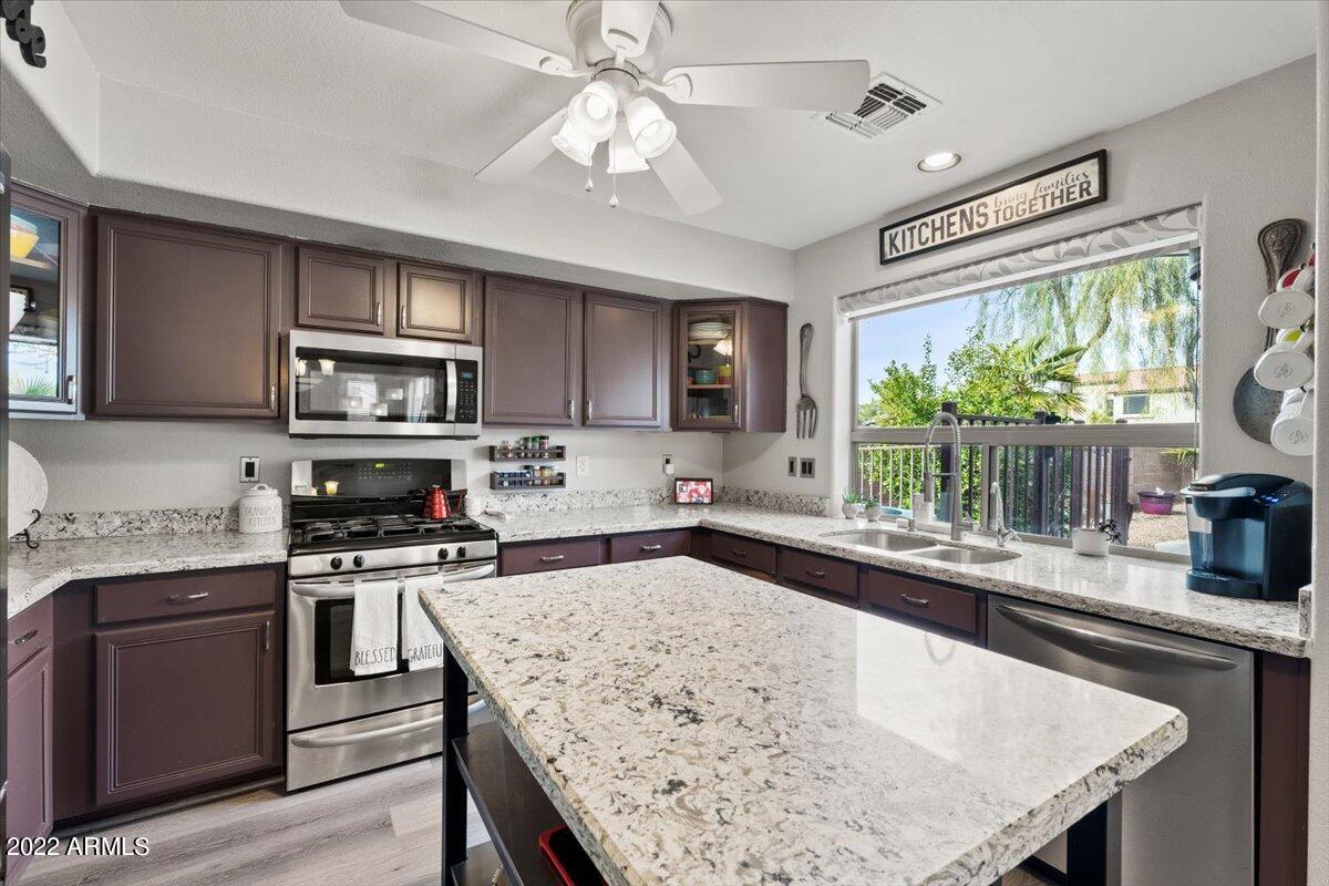 42284 W ANNE Lane