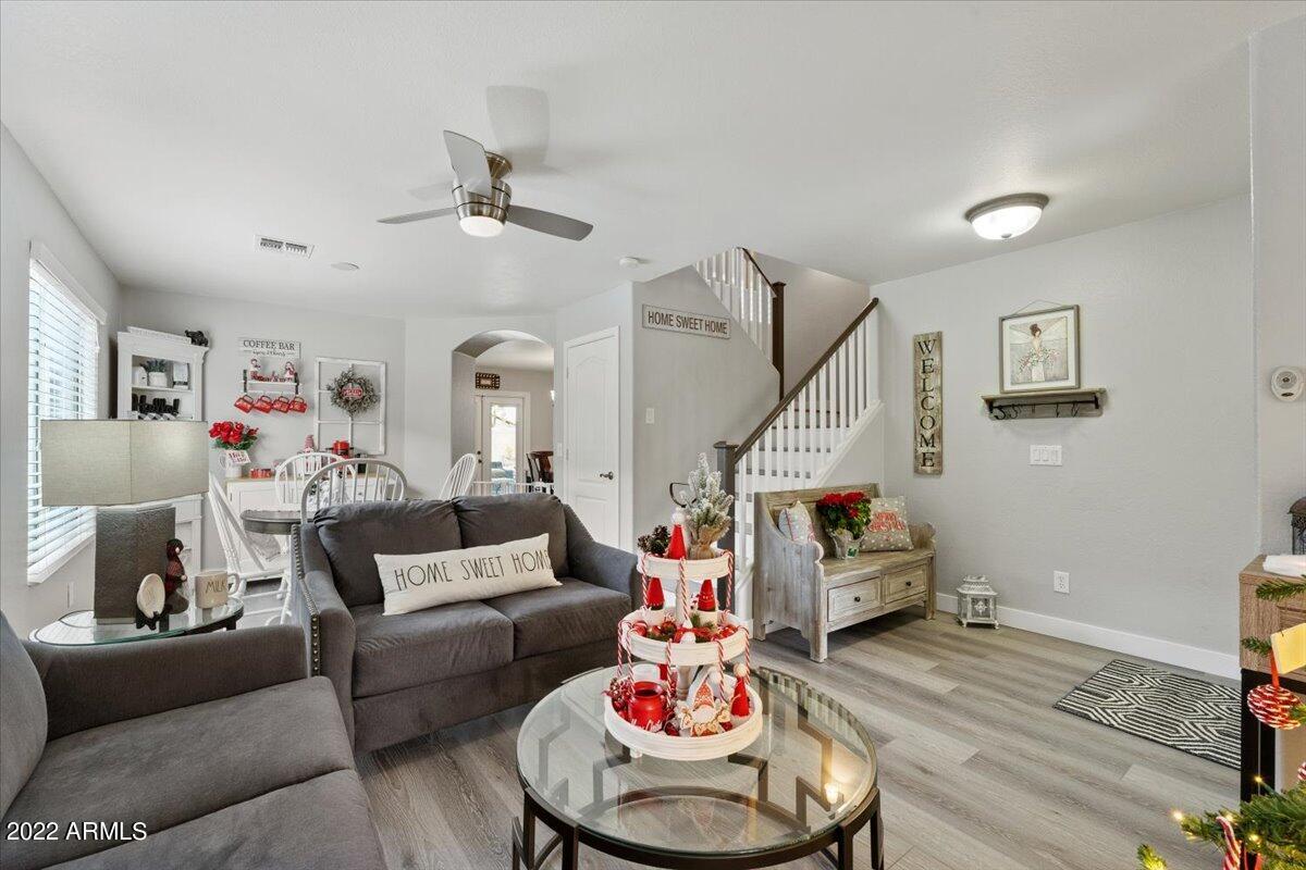 42284 W ANNE Lane