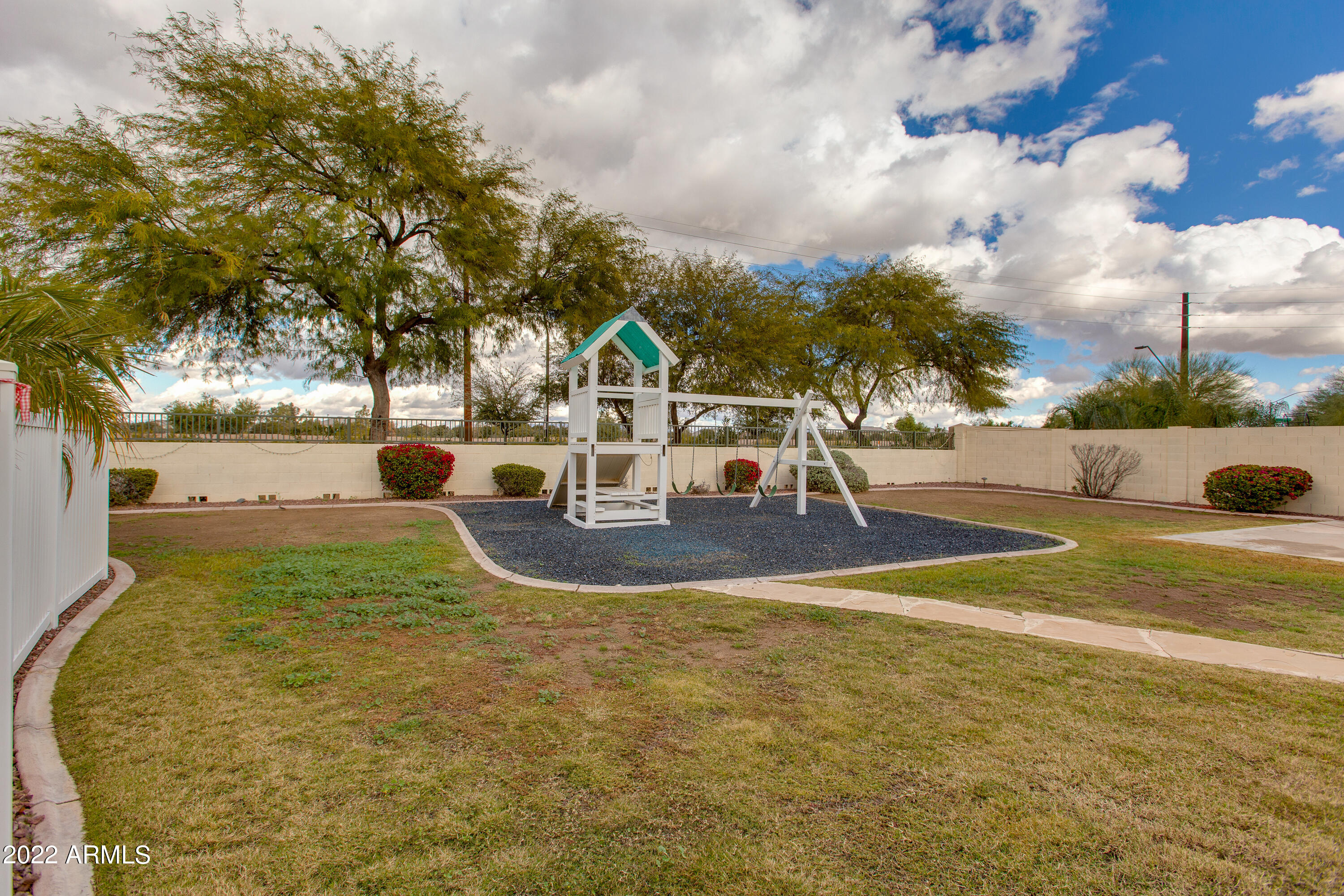 19952 E RAVEN Drive