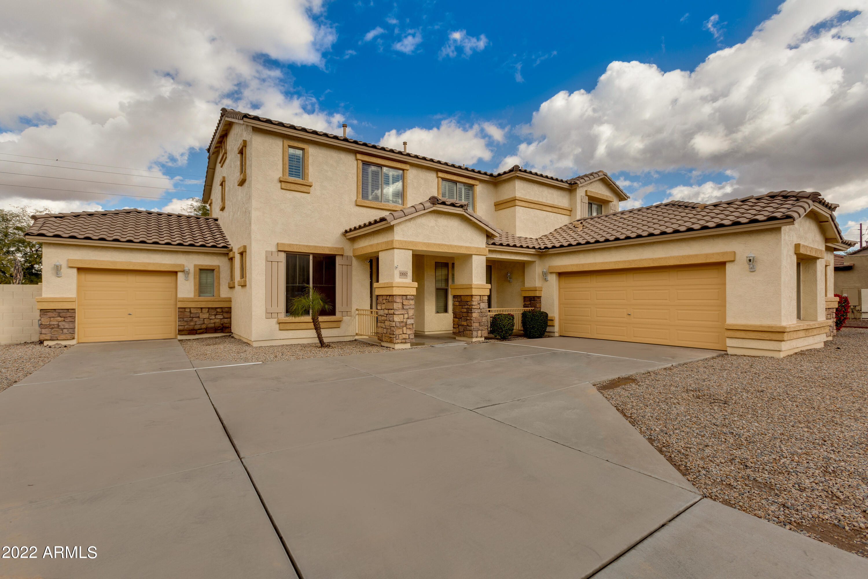 19952 E RAVEN Drive