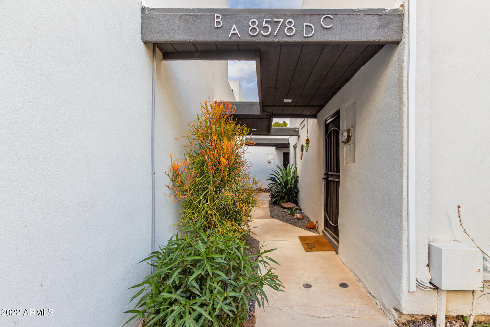 8578 E INDIAN SCHOOL Road Unit: D