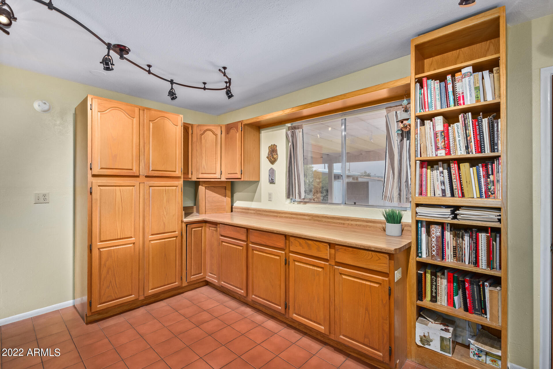 652 S SYCAMORE --