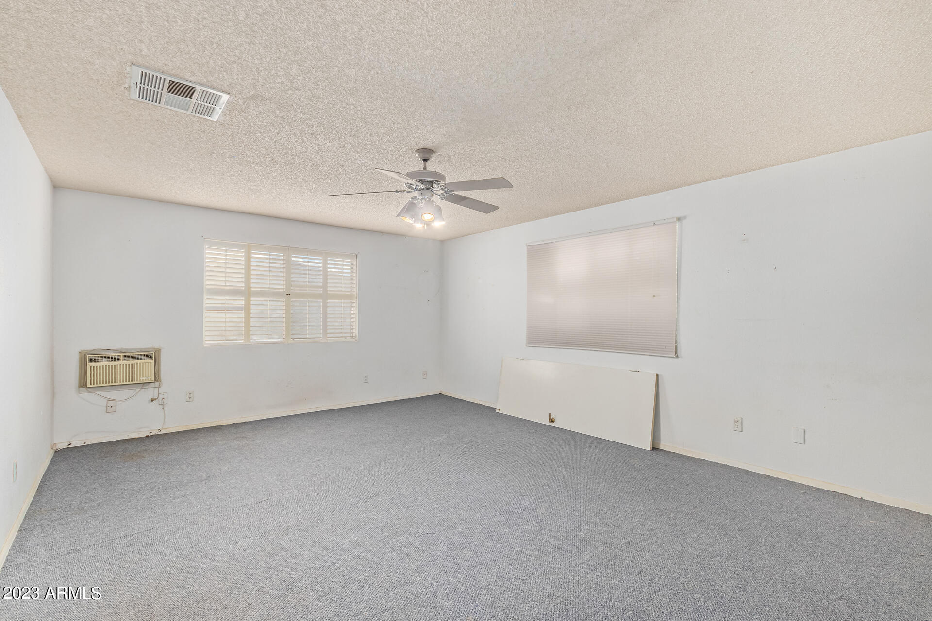 3325 W AIRE LIBRE Avenue