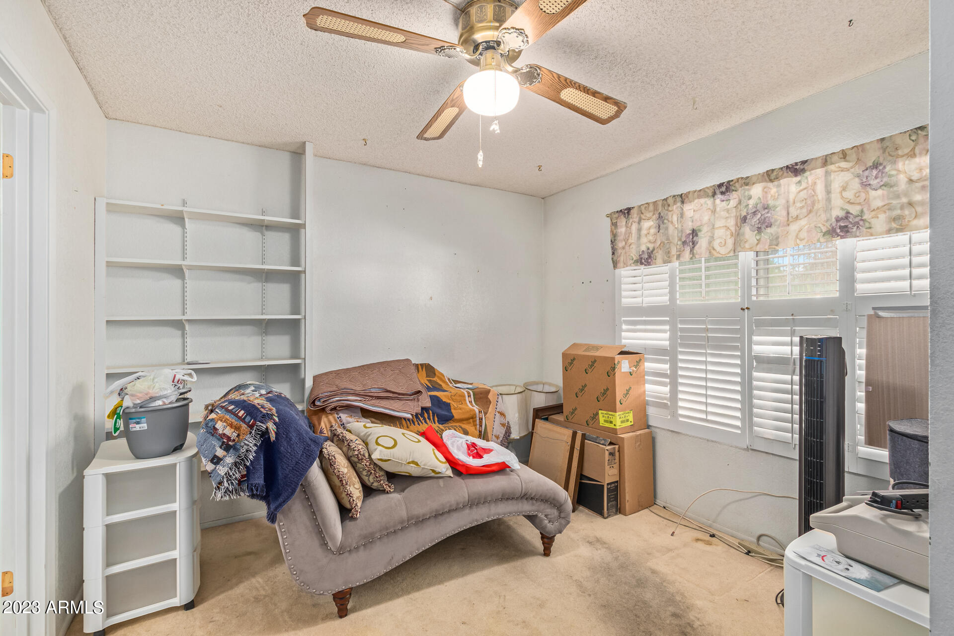 3325 W AIRE LIBRE Avenue