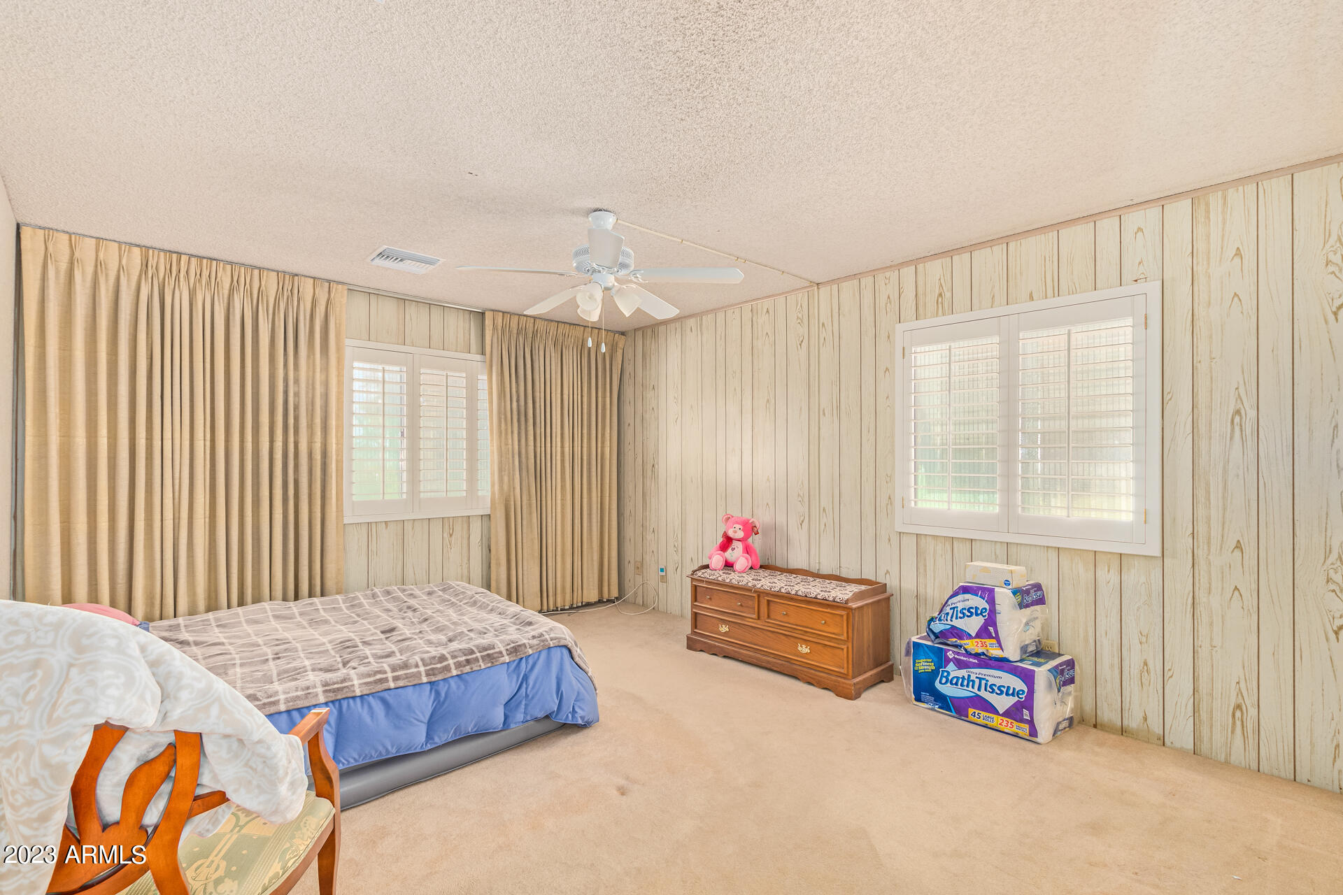 3325 W AIRE LIBRE Avenue