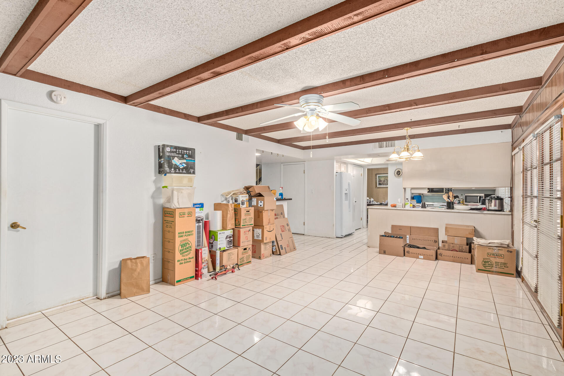 3325 W AIRE LIBRE Avenue