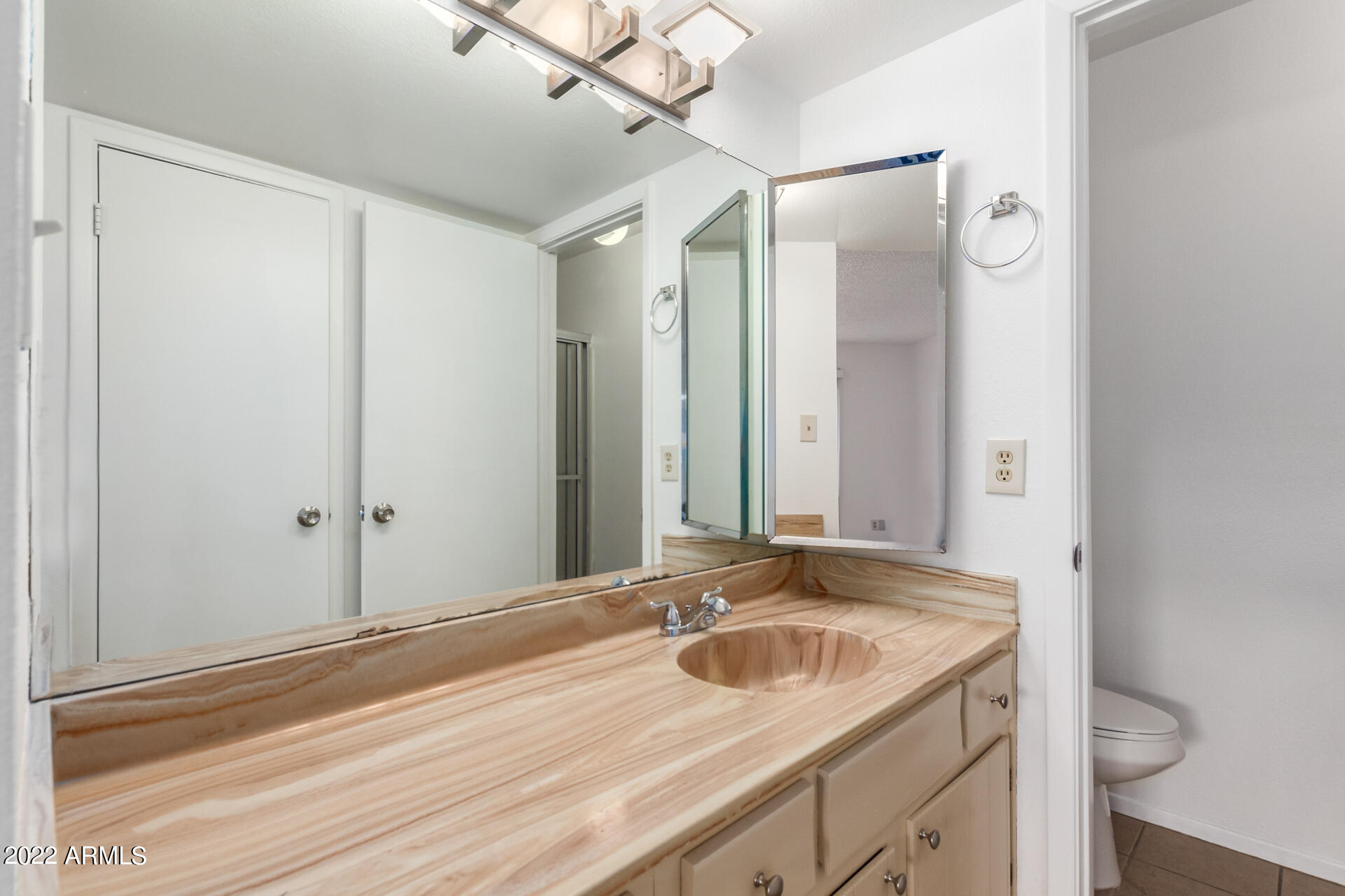 908 S HACIENDA Drive Unit: A