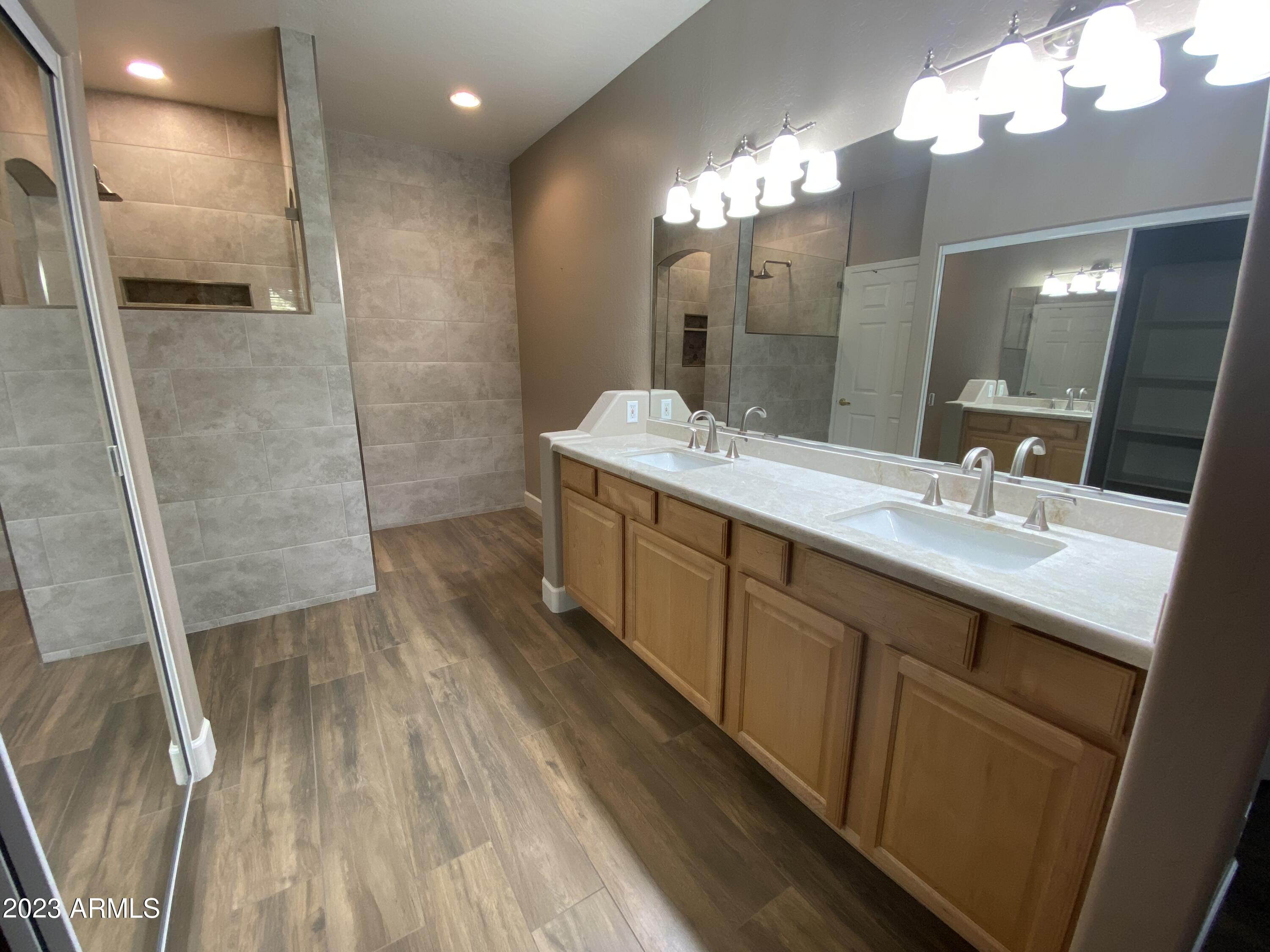 11500 E COCHISE Drive Unit: 1100