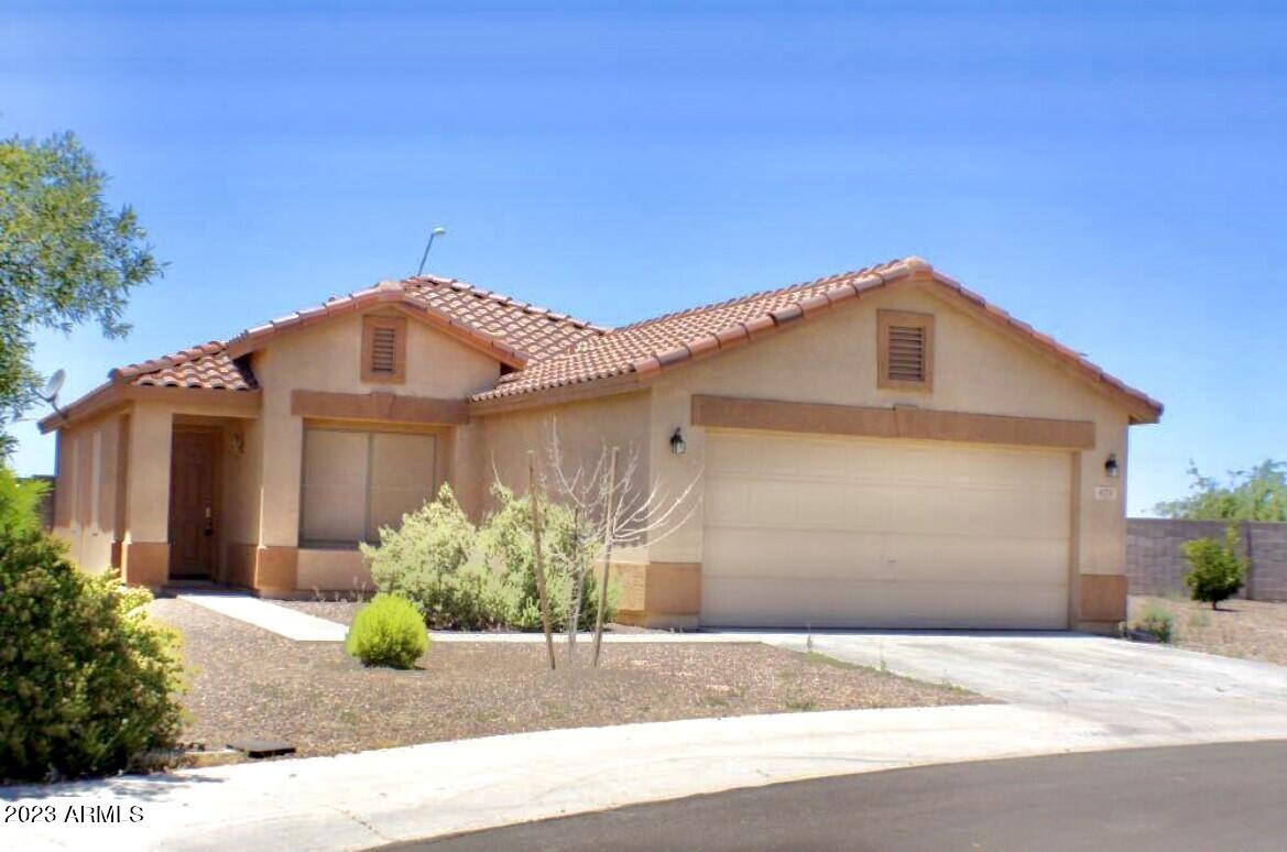 678 W KINGMAN Loop
