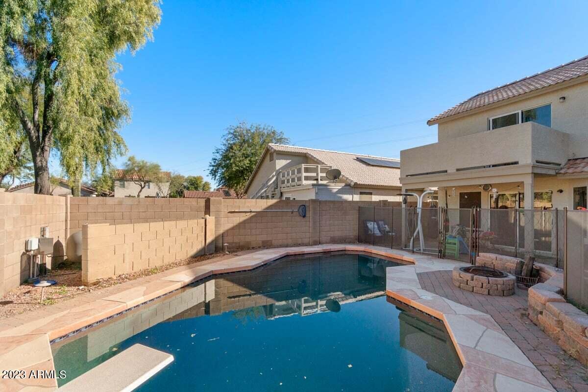 2150 E ROCKWOOD Drive E