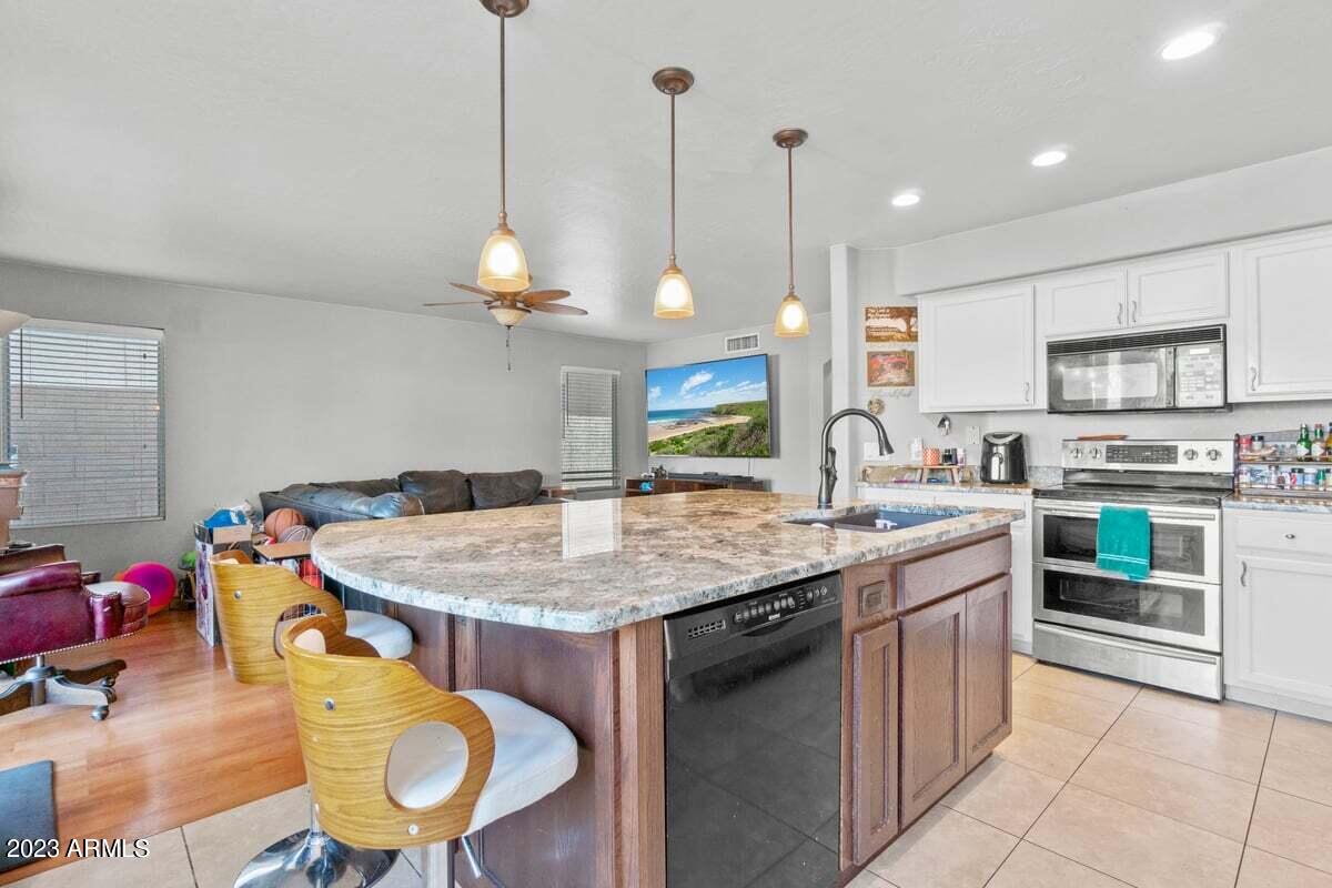 2150 E ROCKWOOD Drive E