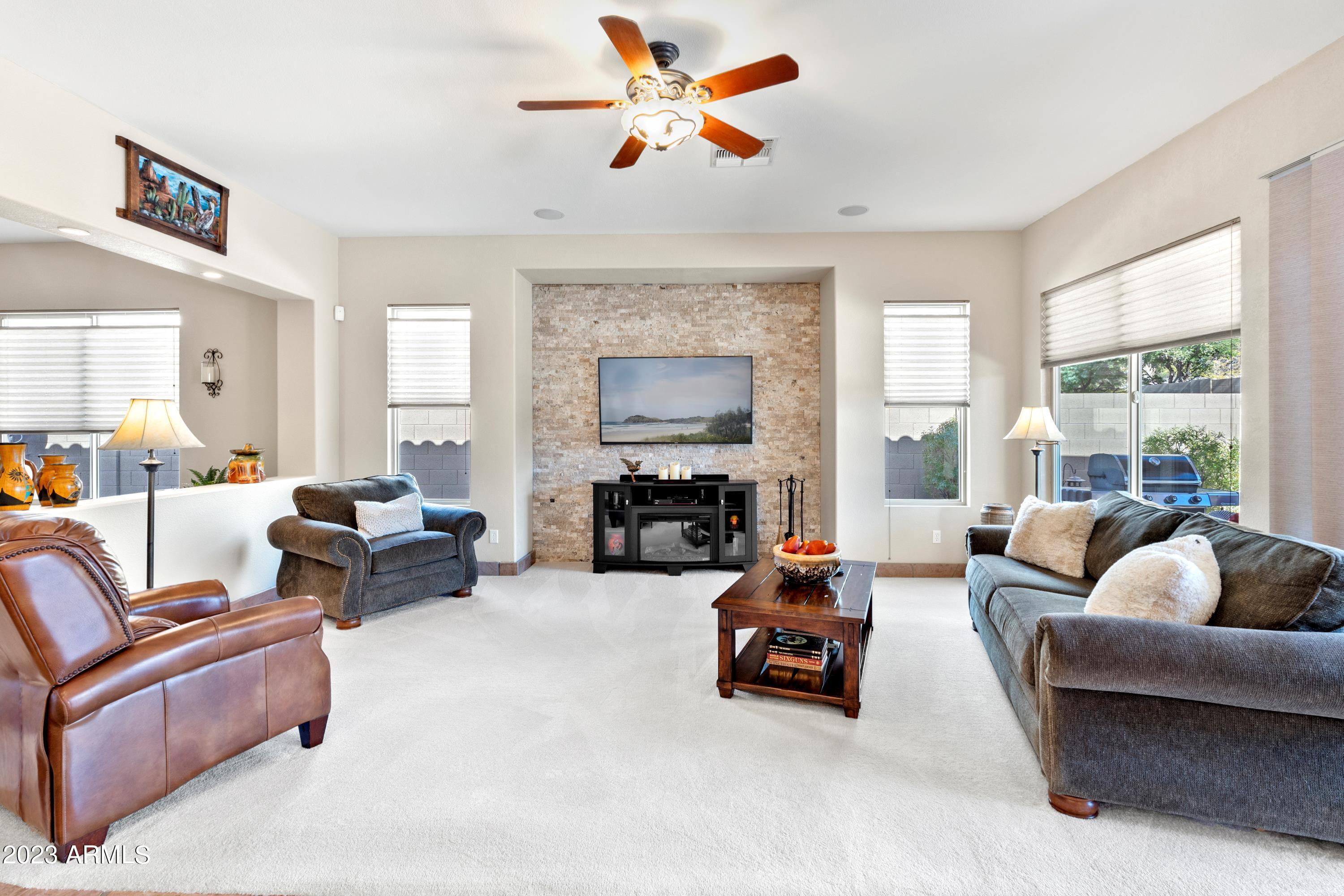40525 N UNION Trail