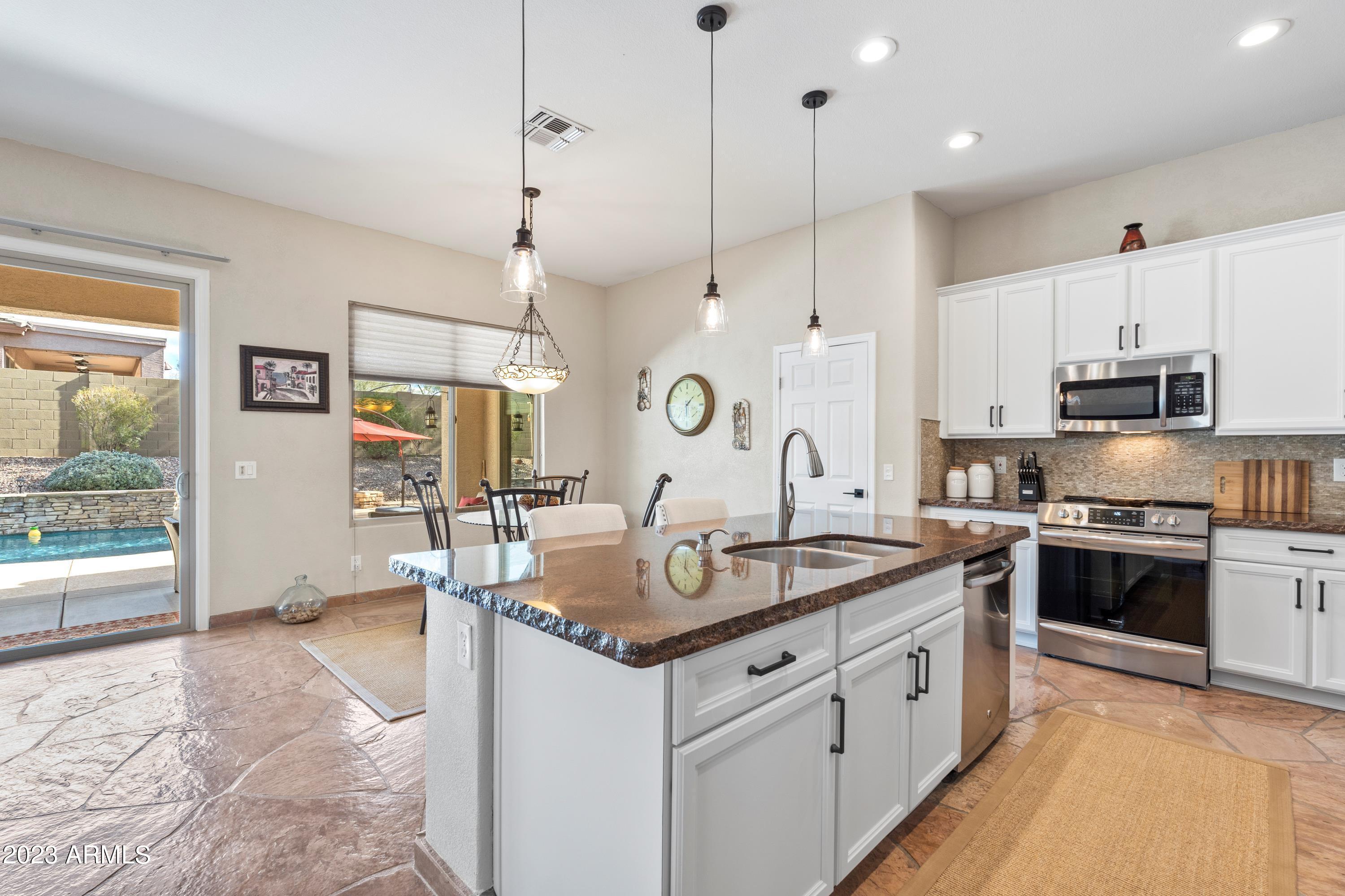 40525 N UNION Trail