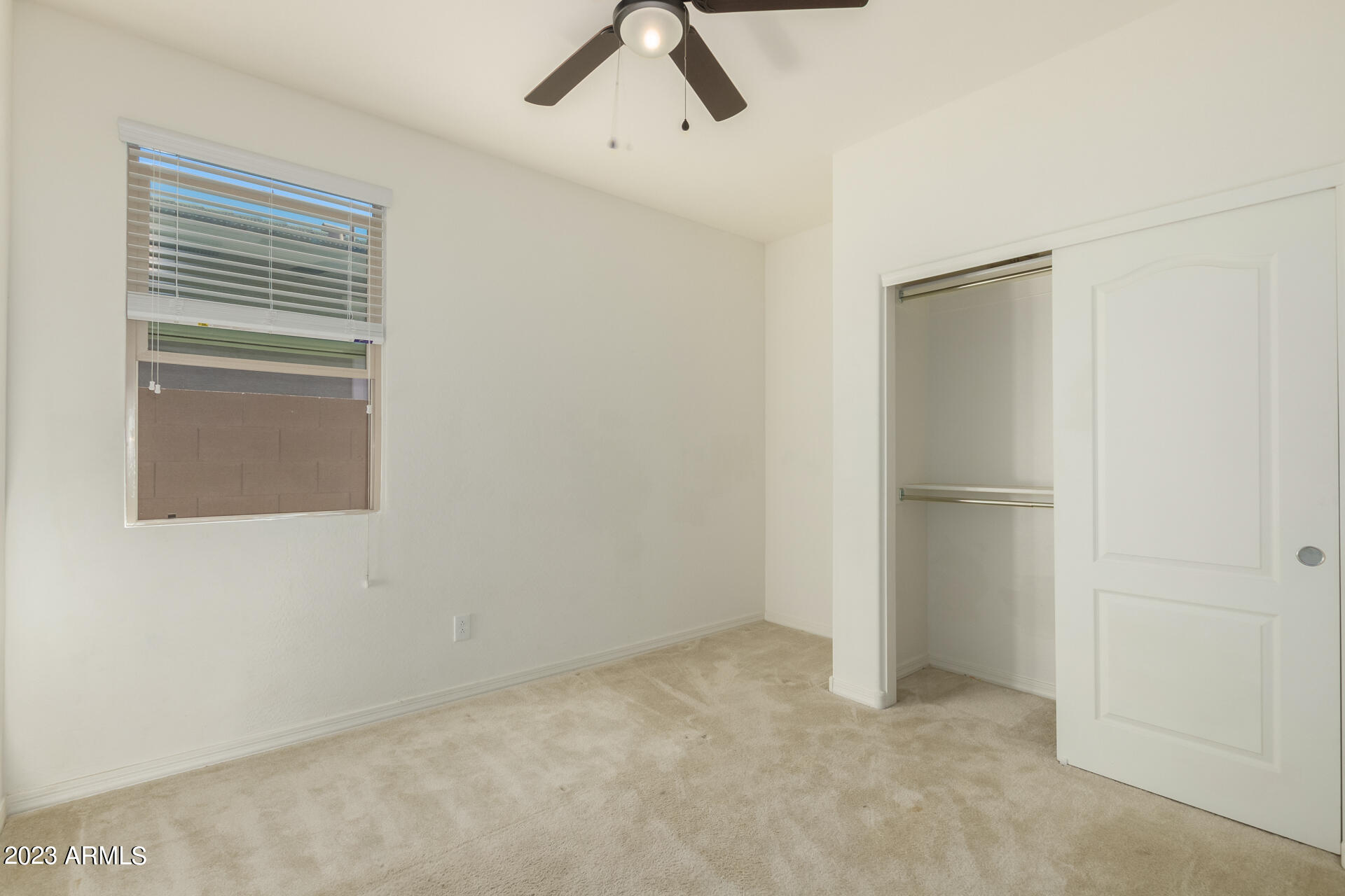 2824 E WAYLAND Drive