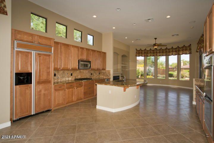 8137 E WING SHADOW Road