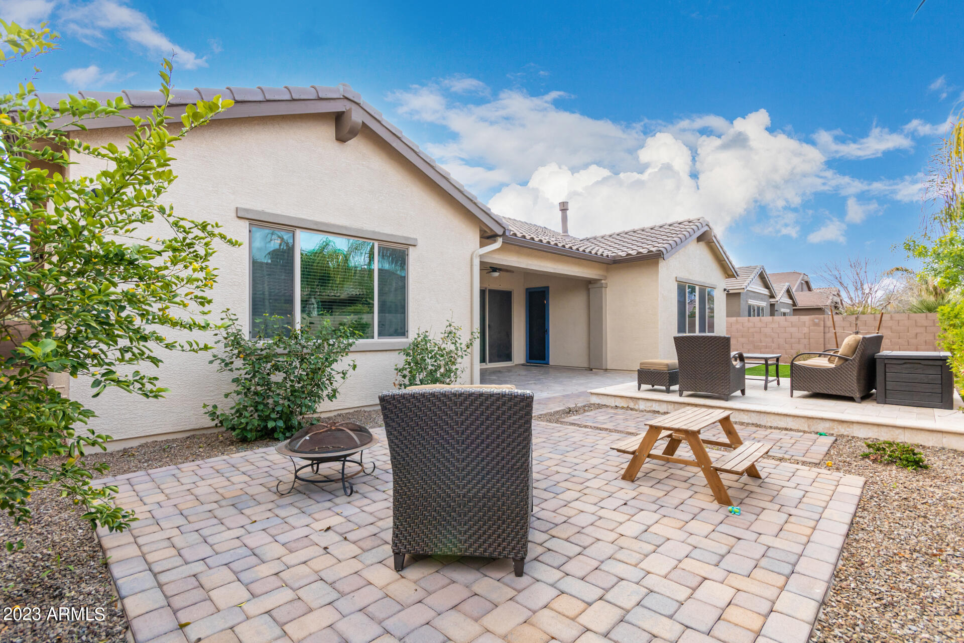 2514 E Tiffany Way