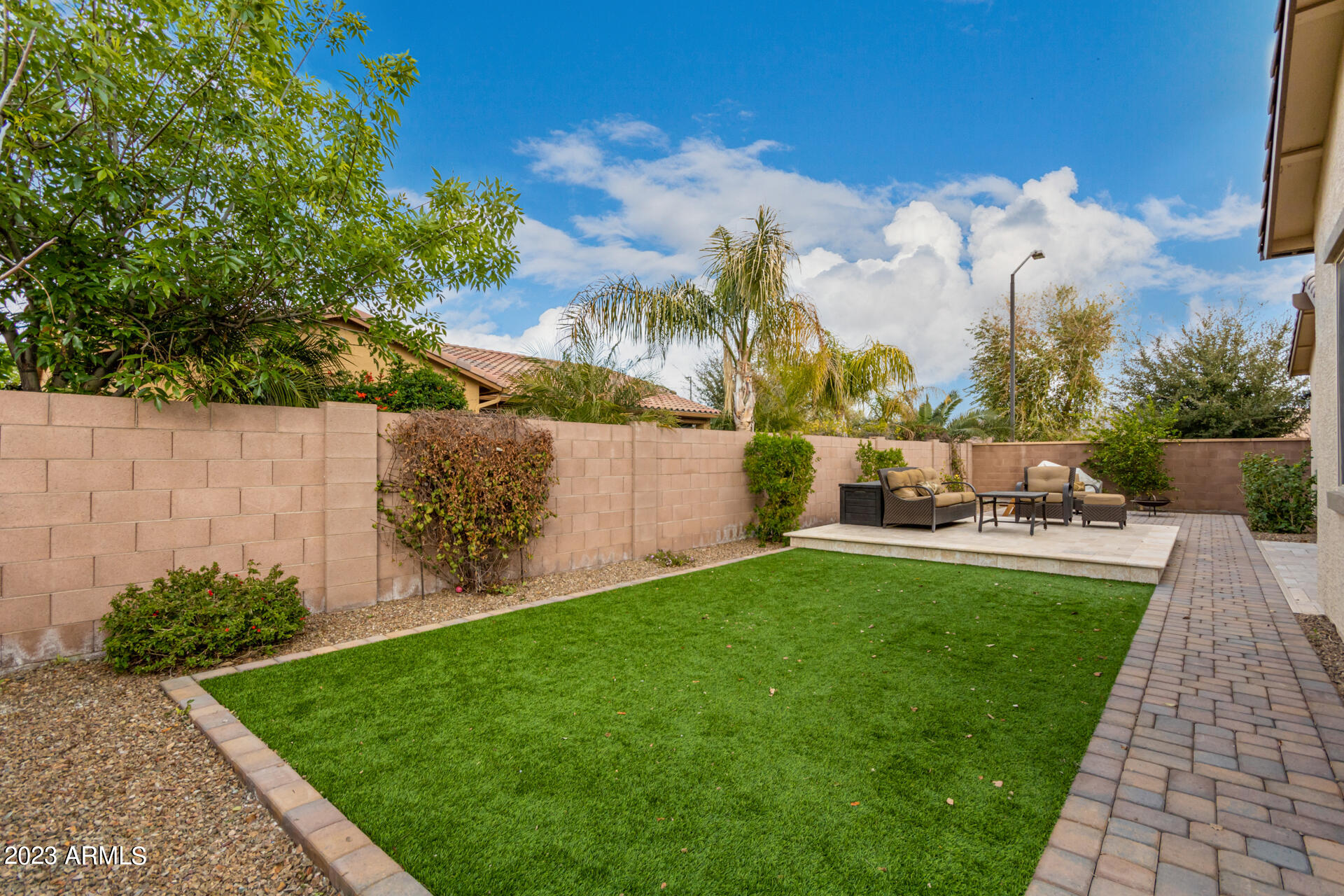 2514 E Tiffany Way