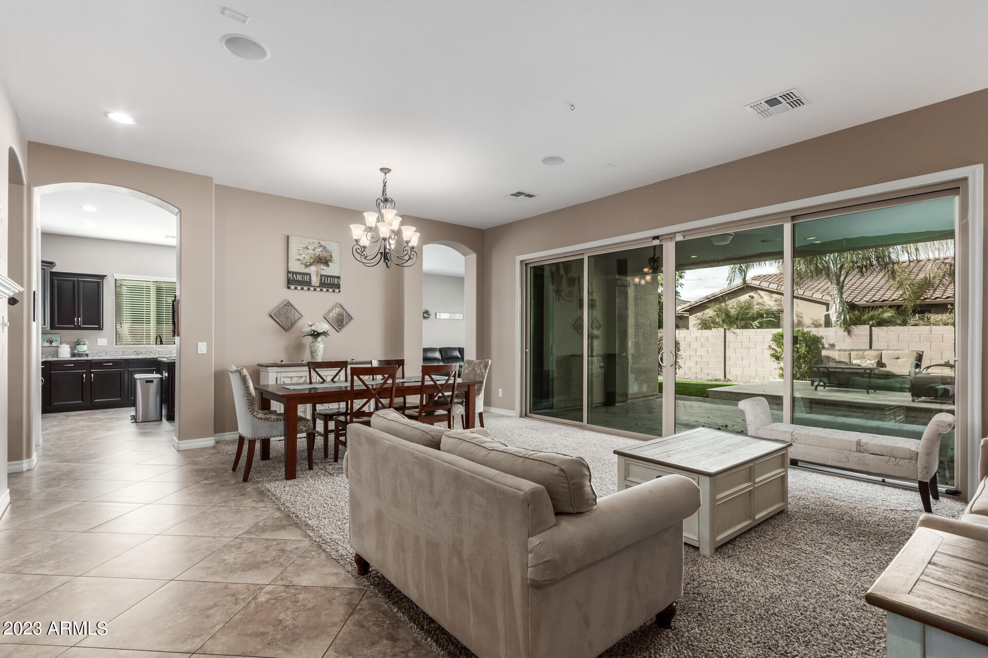 2514 E Tiffany Way