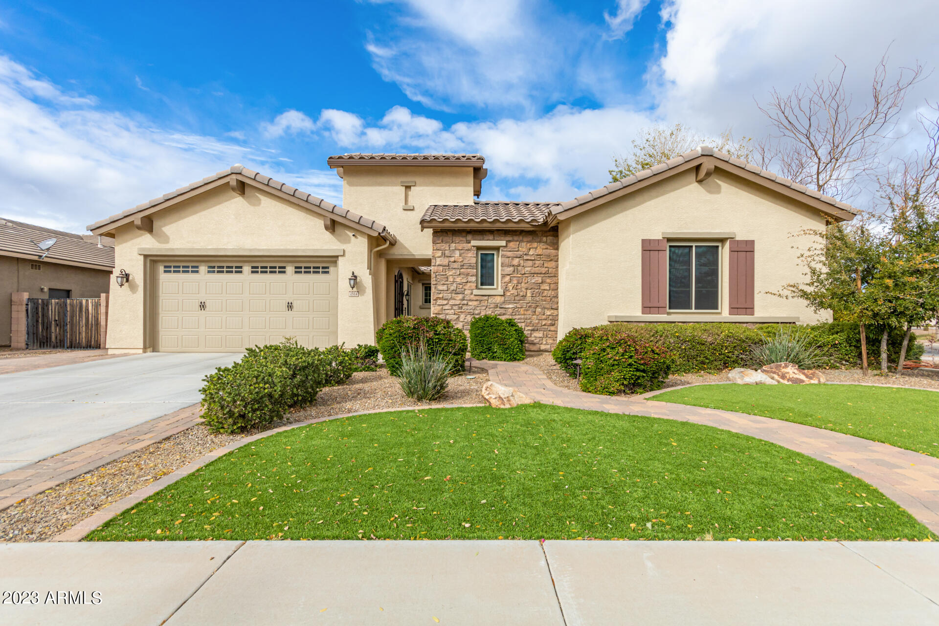 2514 E Tiffany Way