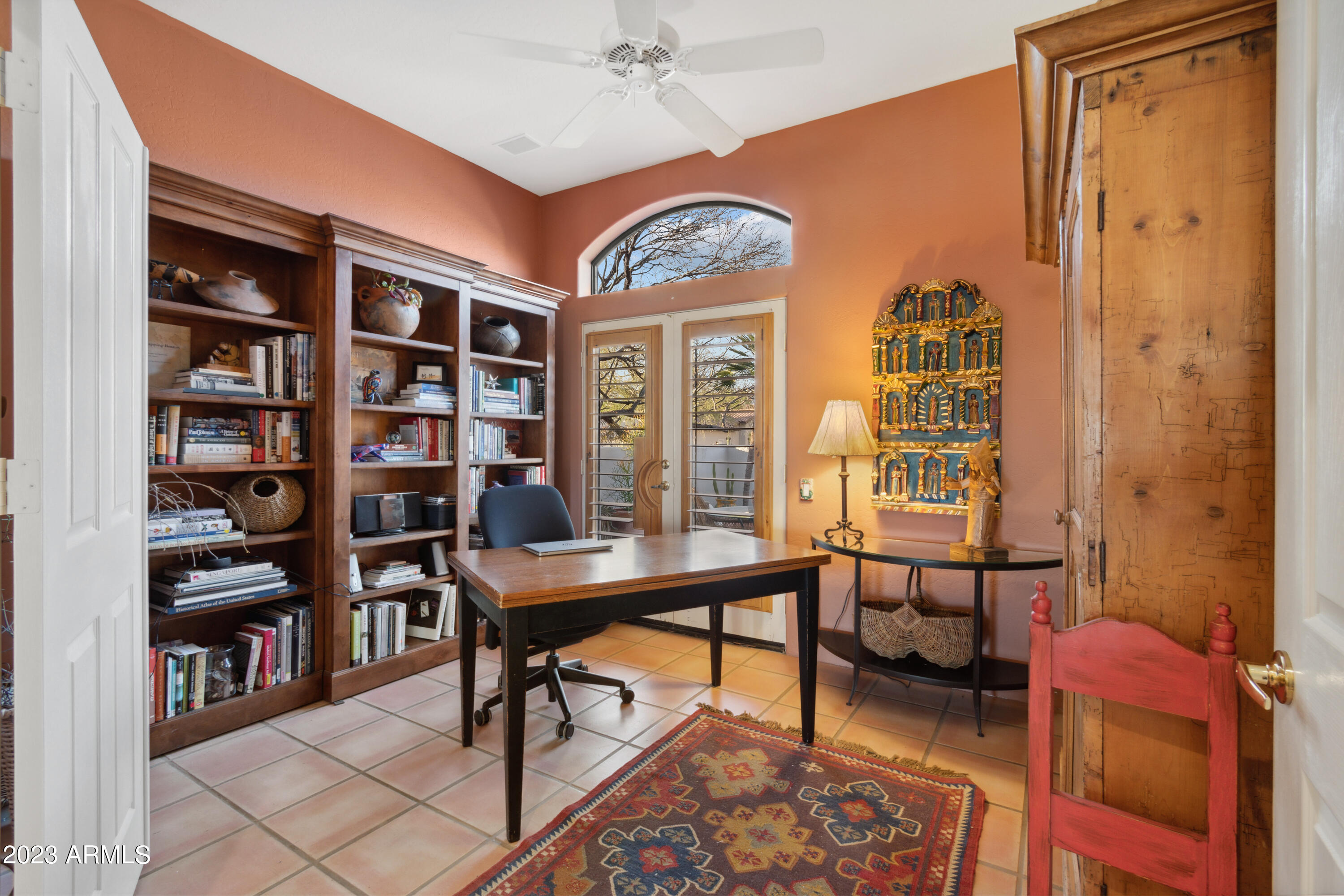 9145 E CALLE DE LAS BRISAS --