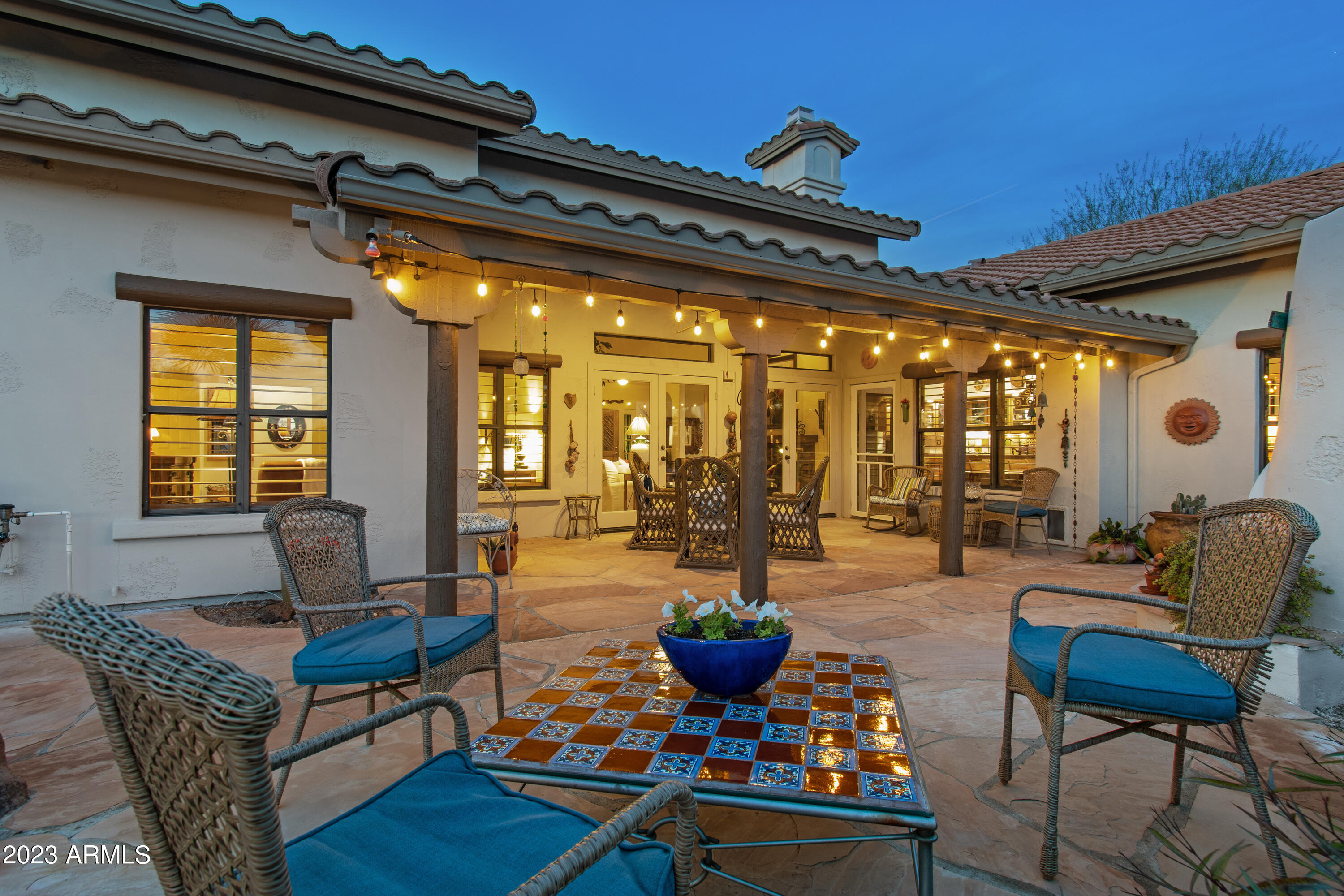 9145 E CALLE DE LAS BRISAS --