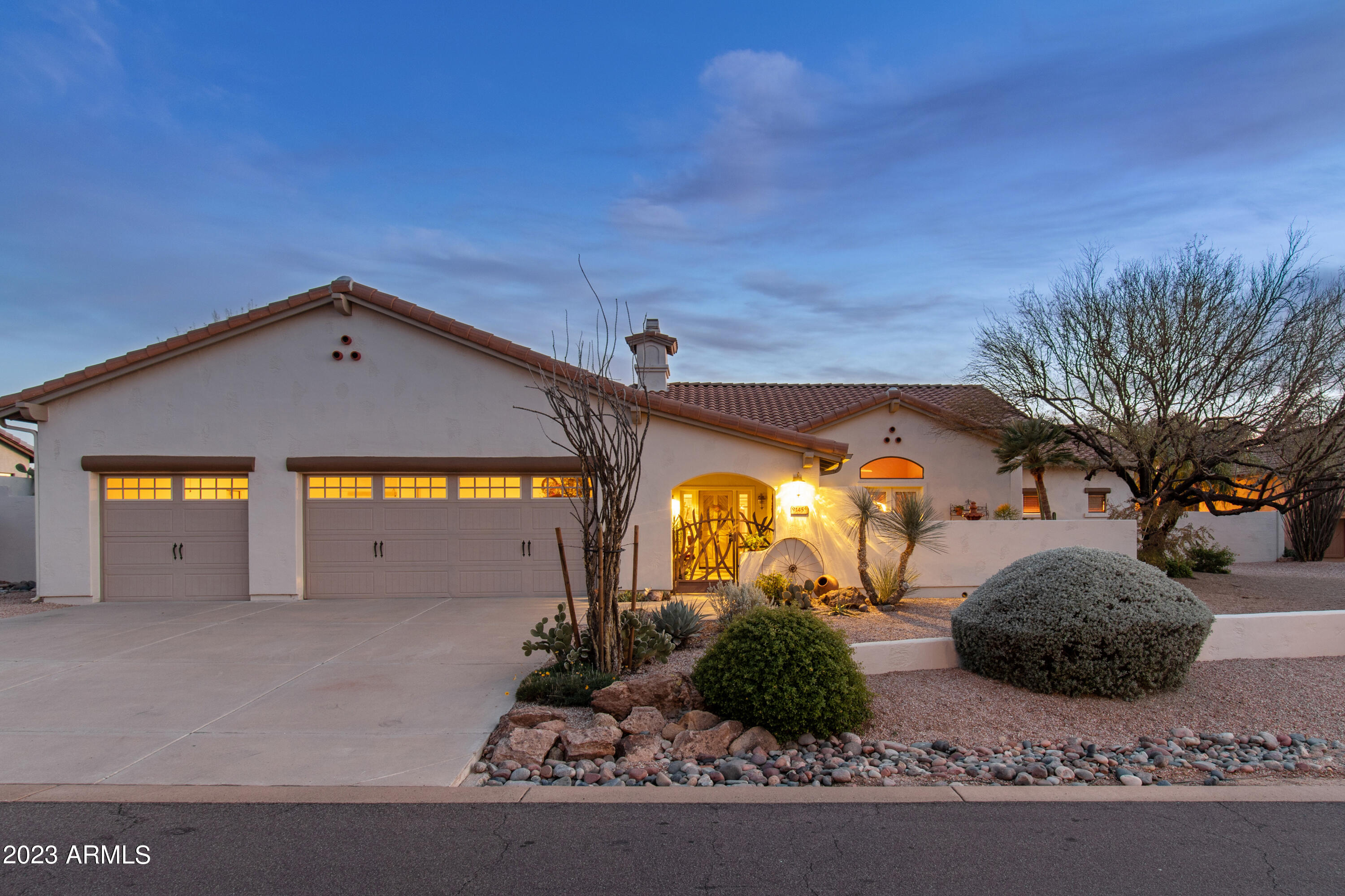 9145 E CALLE DE LAS BRISAS --