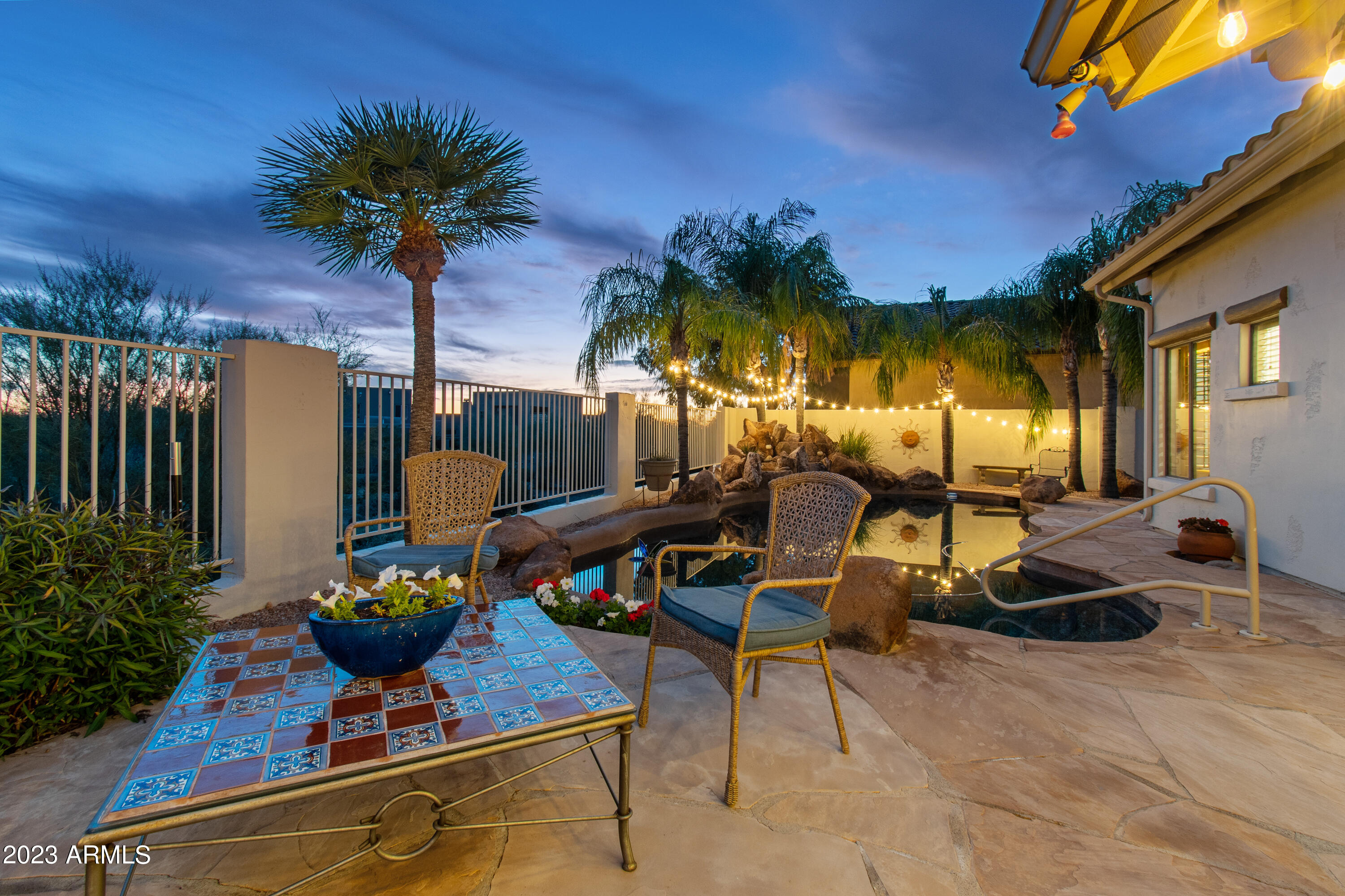9145 E CALLE DE LAS BRISAS --