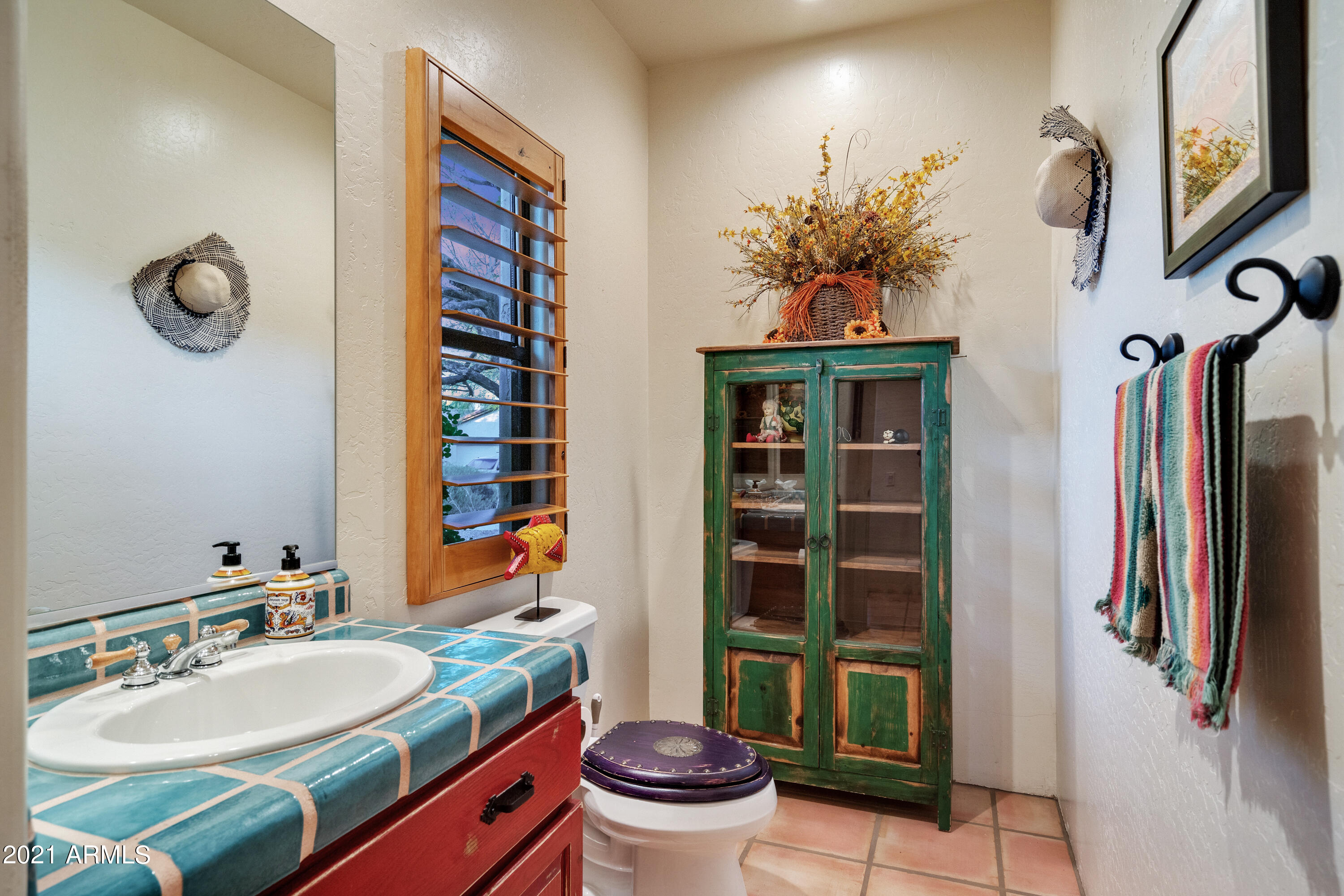 9145 E CALLE DE LAS BRISAS --