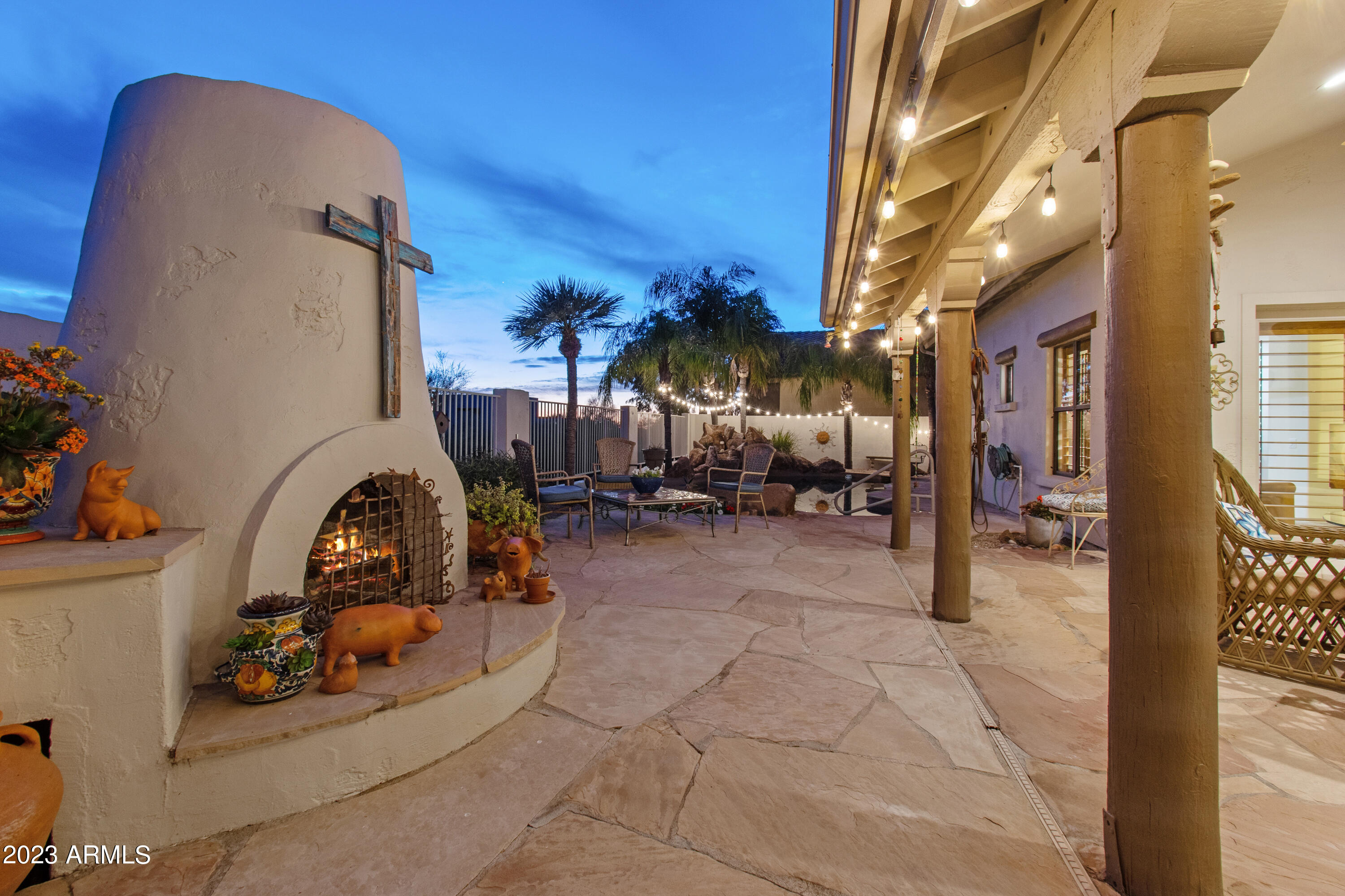 9145 E CALLE DE LAS BRISAS --