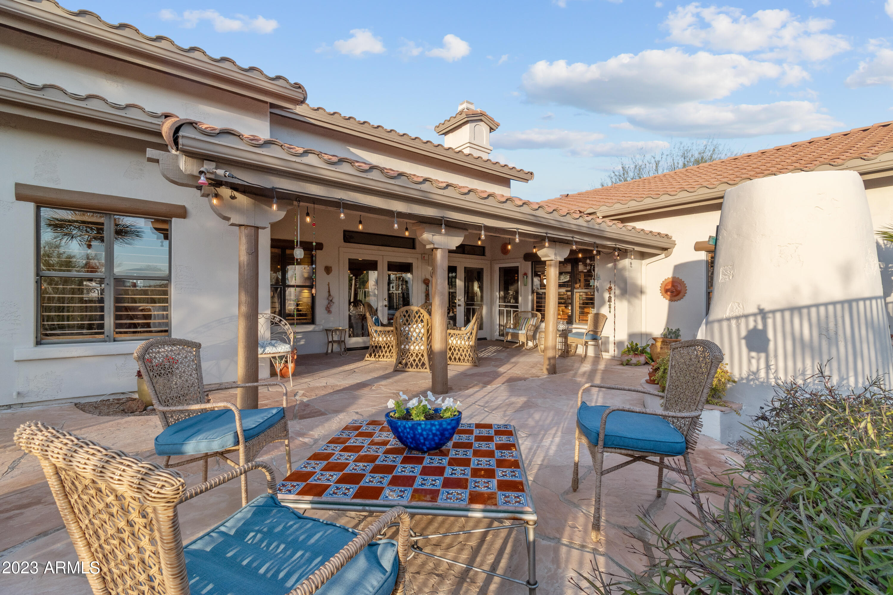 9145 E CALLE DE LAS BRISAS --