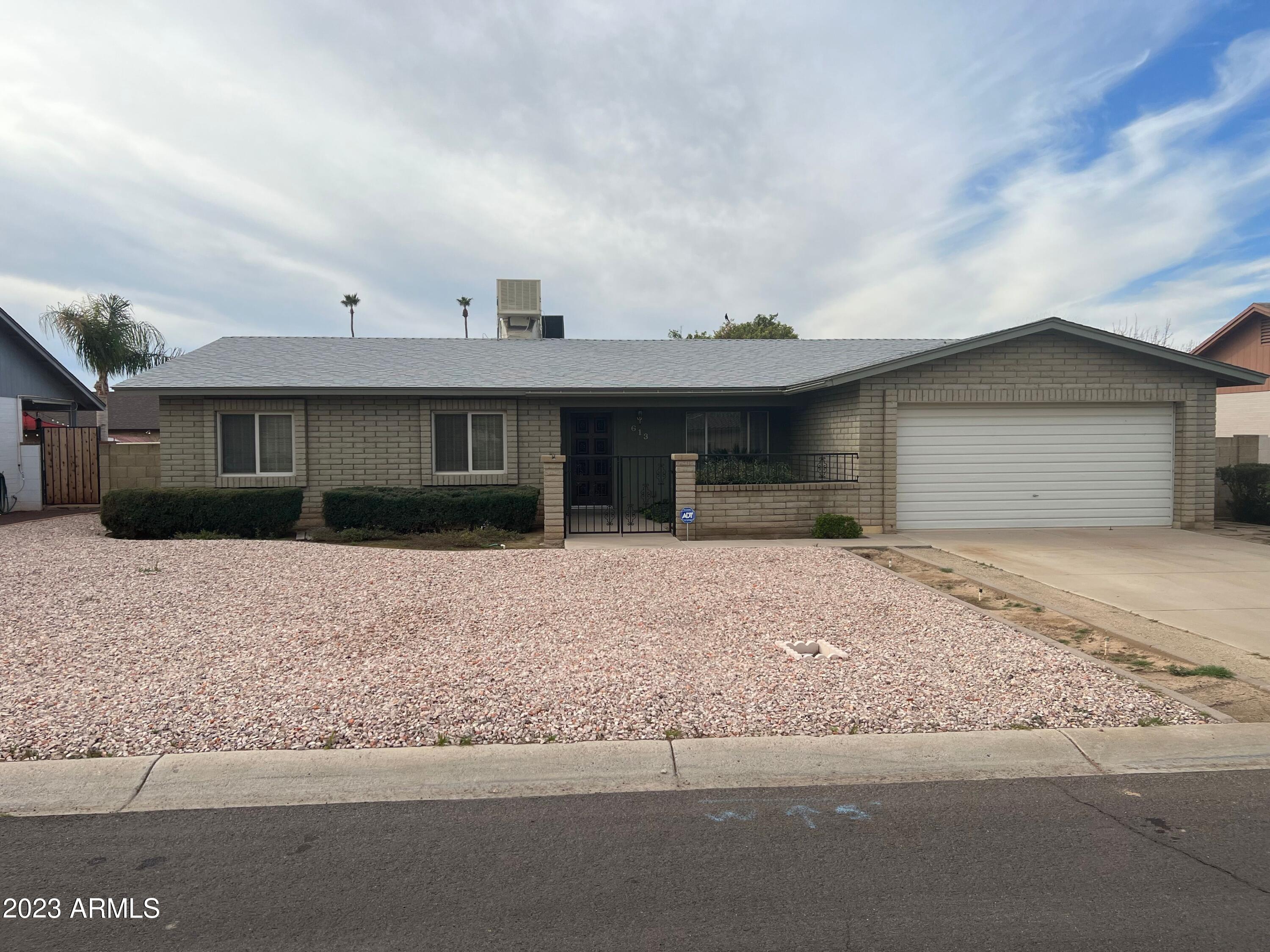613 E VIA VILLA Street