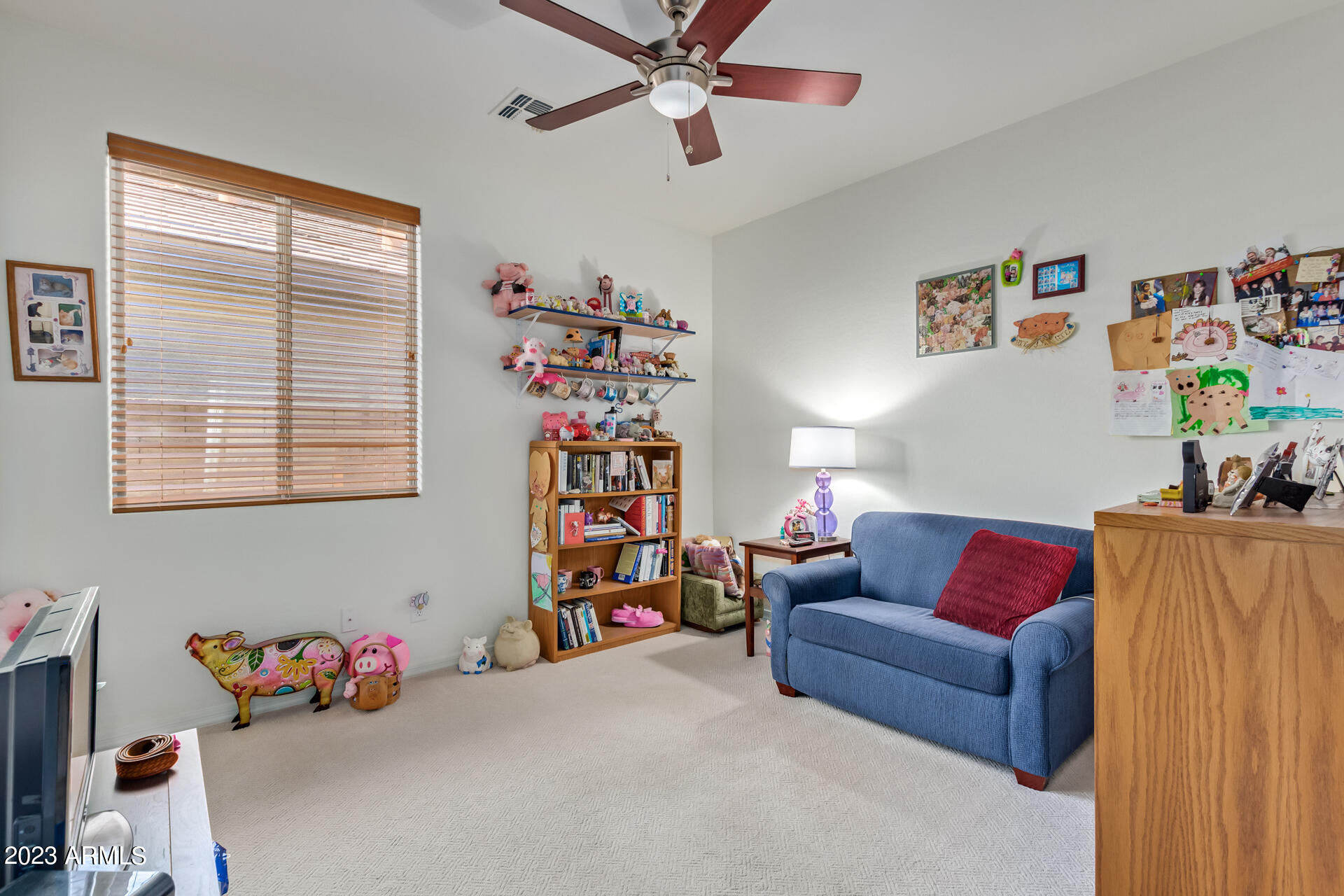 734 W DESERT HILLS Drive