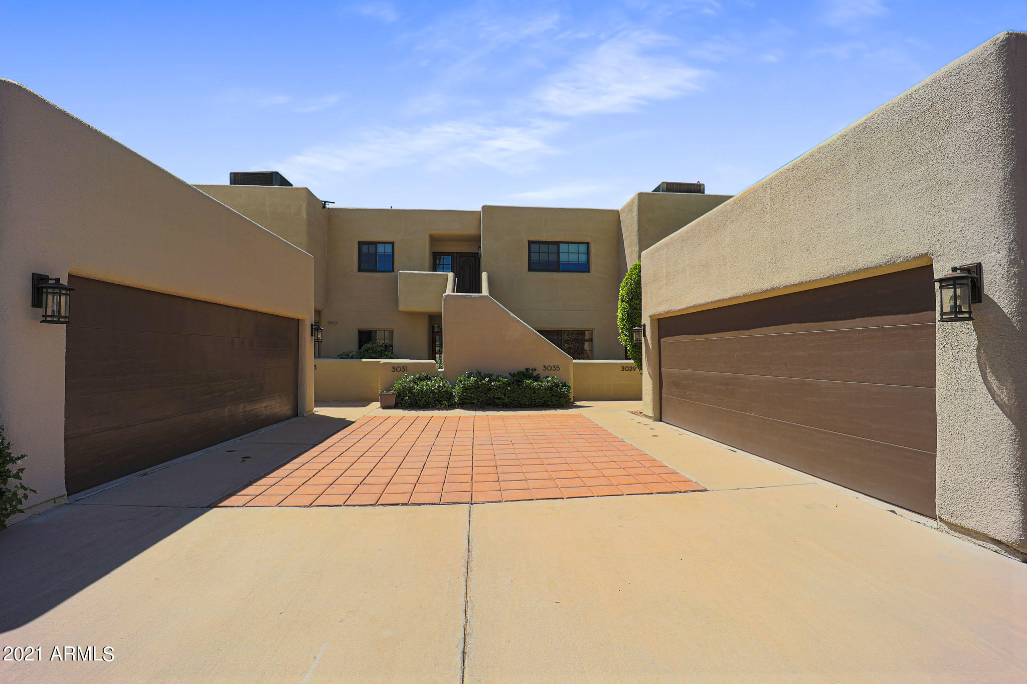 3035 E ROSE Lane